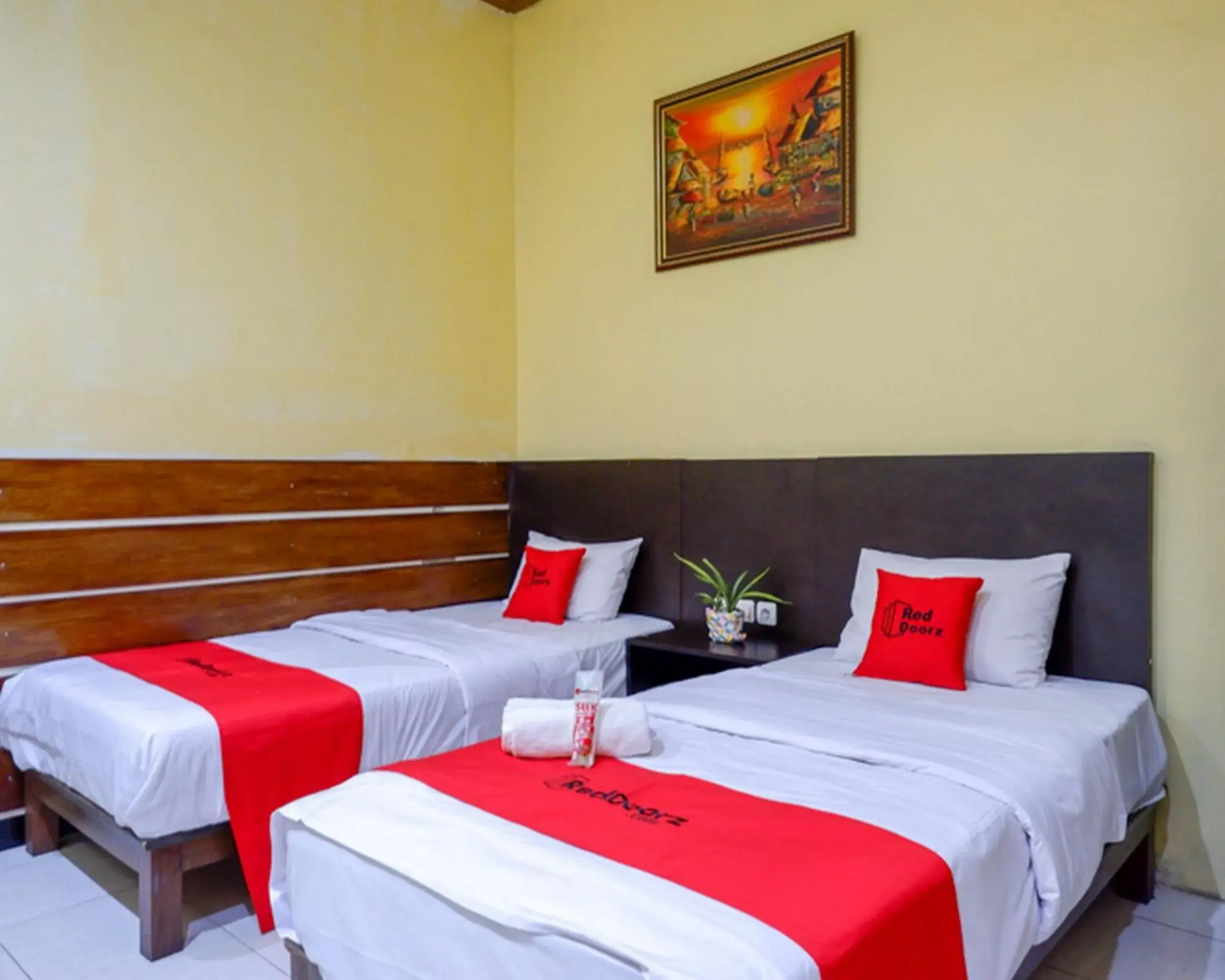Bed in RedDoorz Plus @ Hotel Asih UNY Bed in RedDoorz Plus @ Hotel Asih UNY