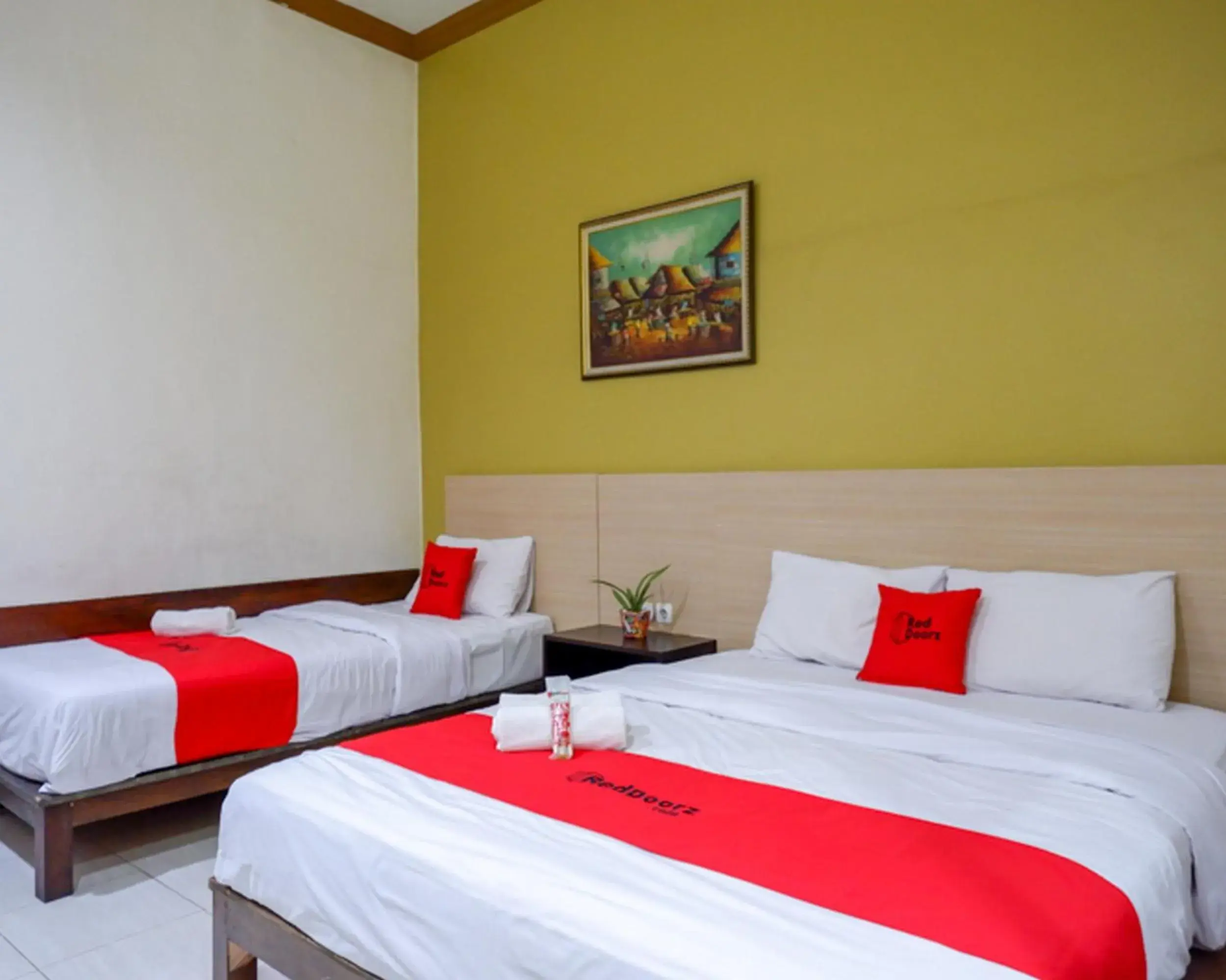 Bed in RedDoorz Plus @ Hotel Asih UNY Bed in RedDoorz Plus @ Hotel Asih UNY