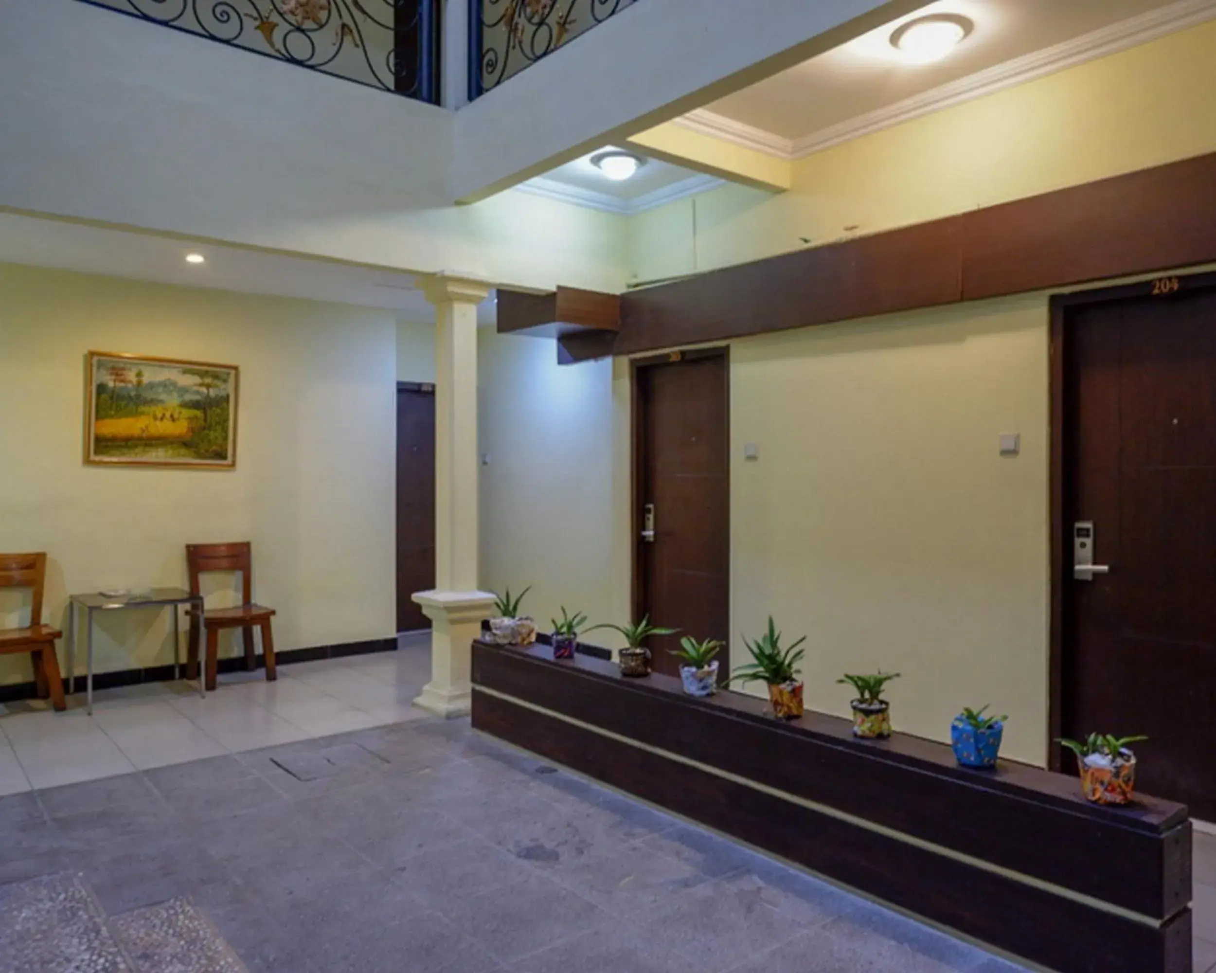 Facade/entrance in RedDoorz Plus @ Hotel Asih UNY Facade/entrance in RedDoorz Plus @ Hotel Asih UNY