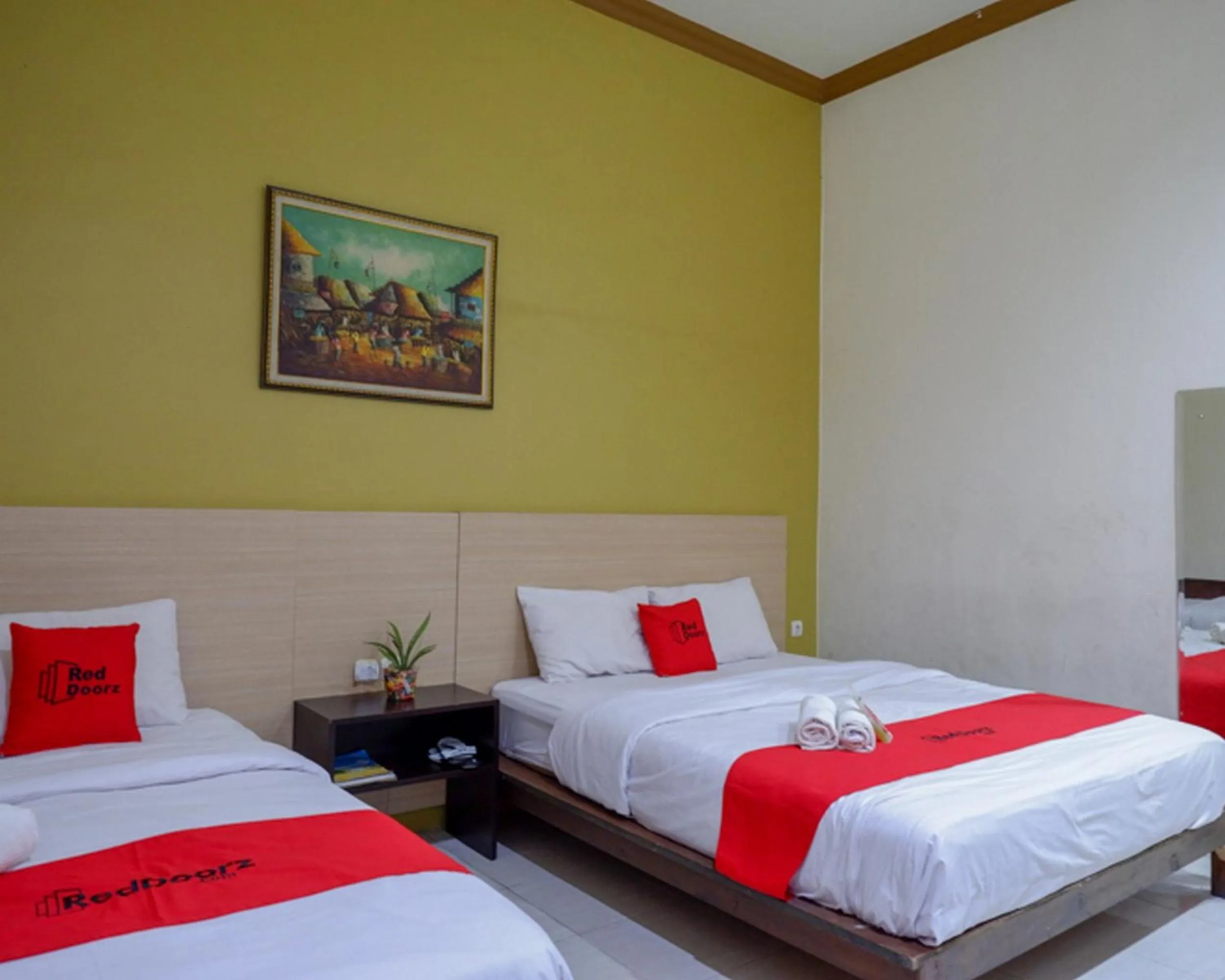 Bed in RedDoorz Plus @ Hotel Asih UNY