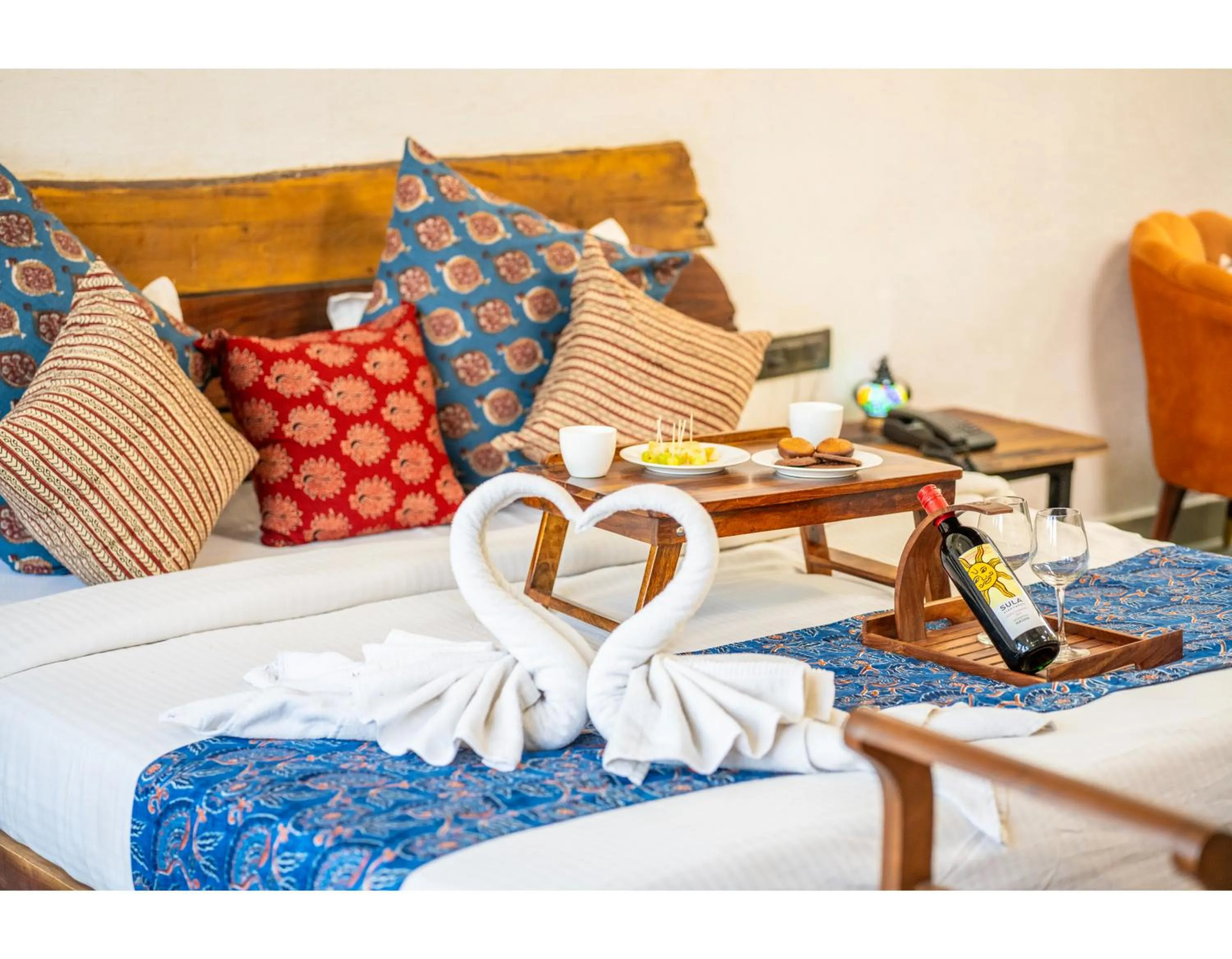 Bed in Panarpani Retreat Pachmarhi