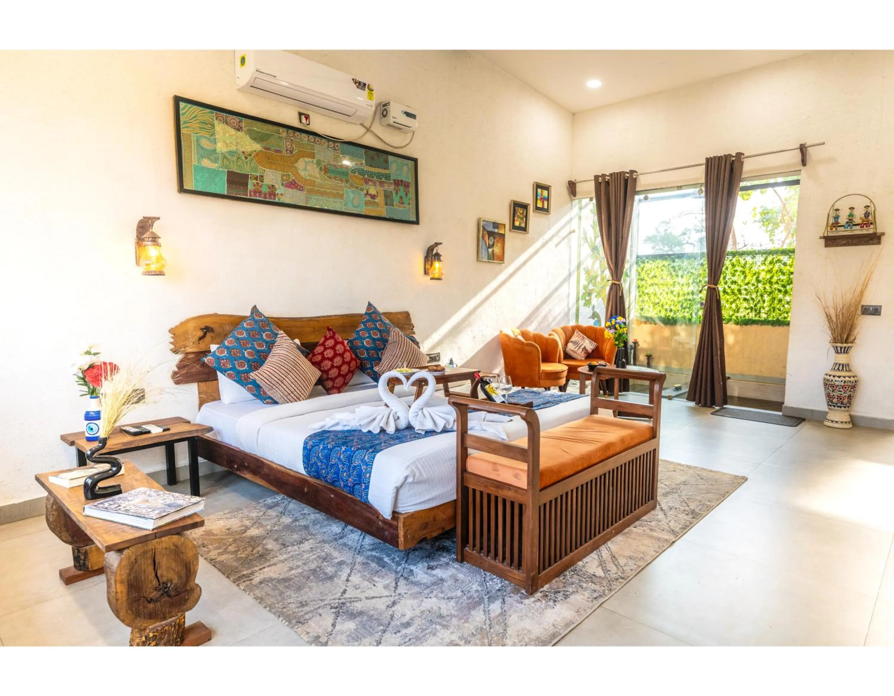 Bed in Panarpani Retreat Pachmarhi