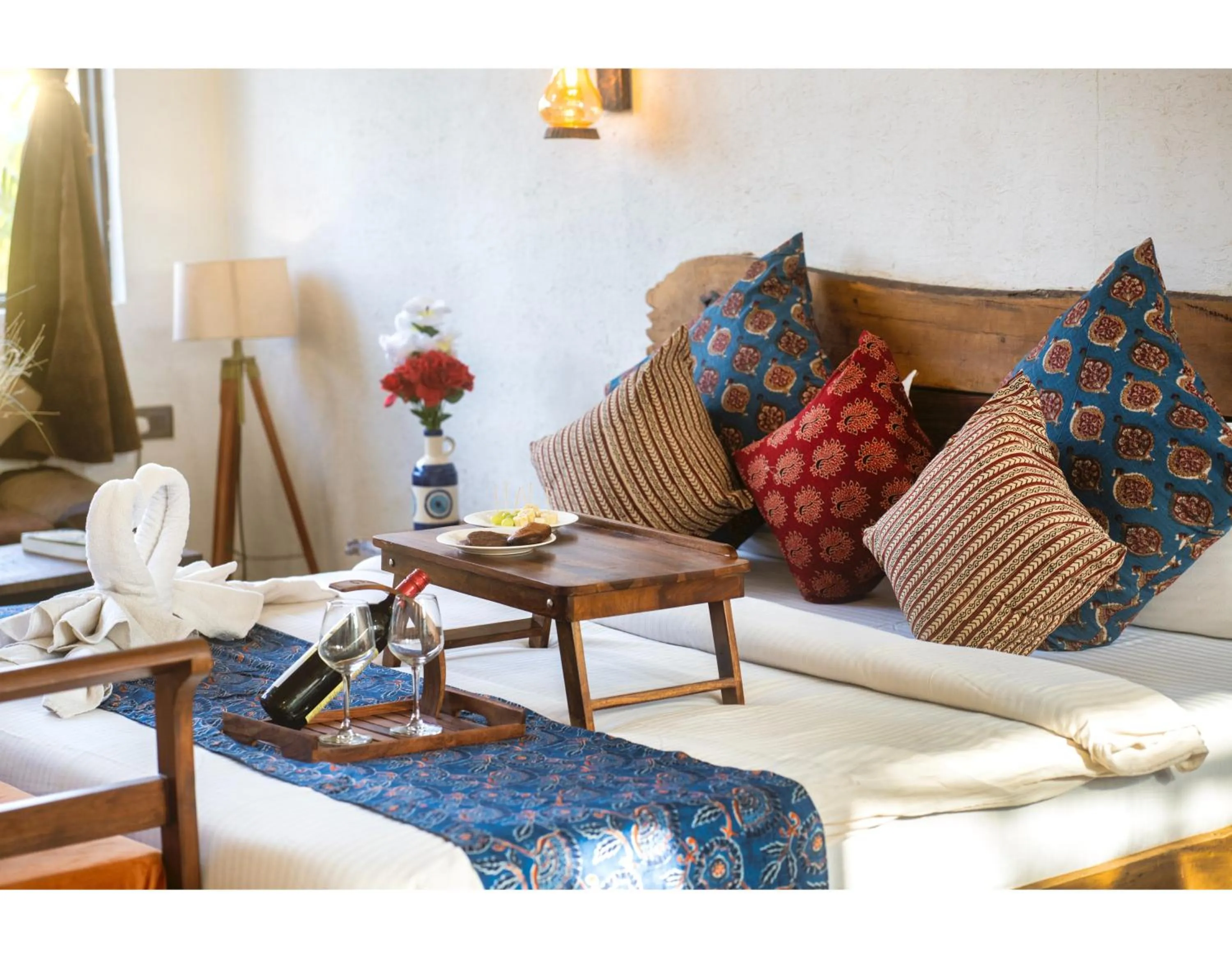 Bed in Panarpani Retreat Pachmarhi