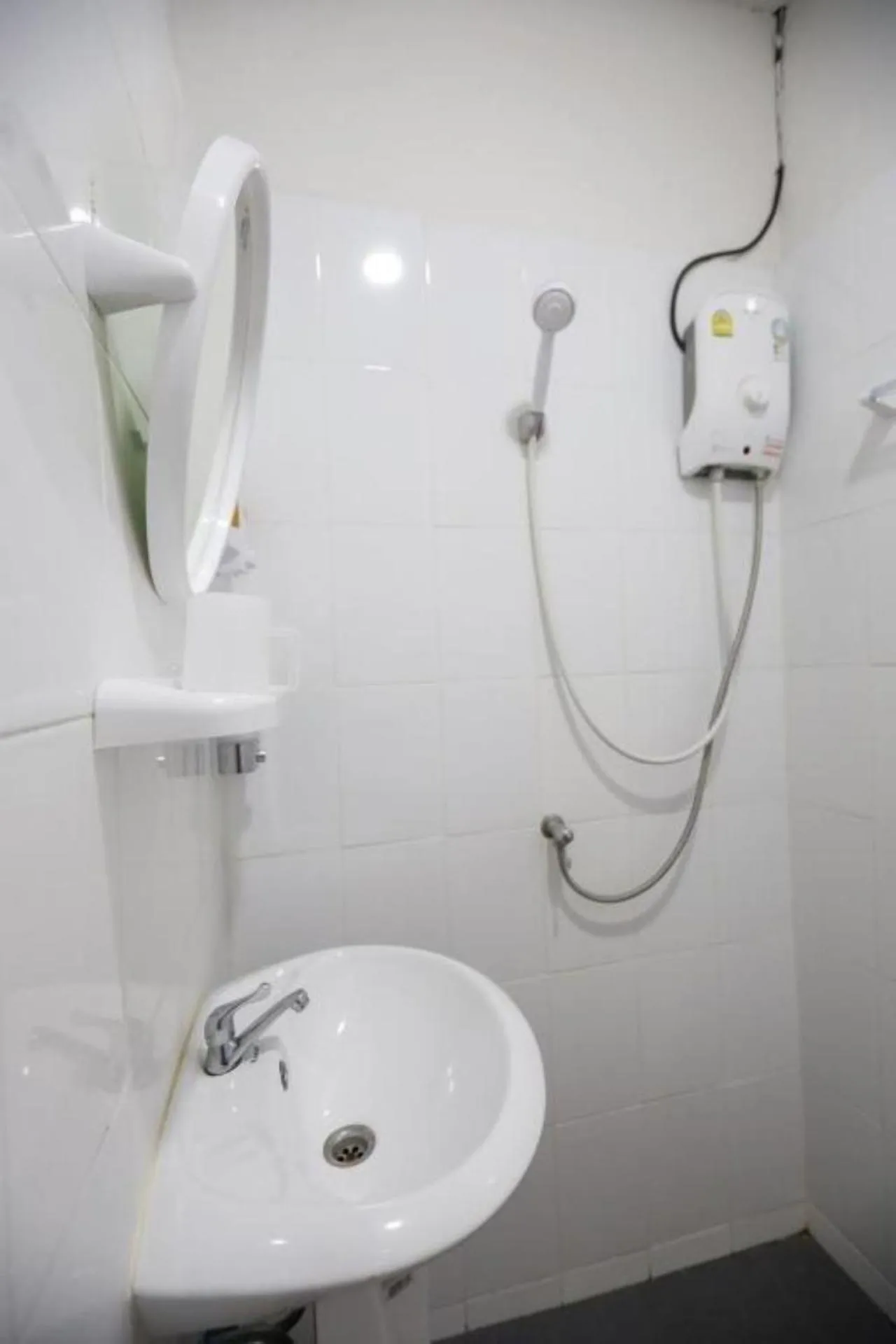 Bathroom in Banana Hostel Donmuang