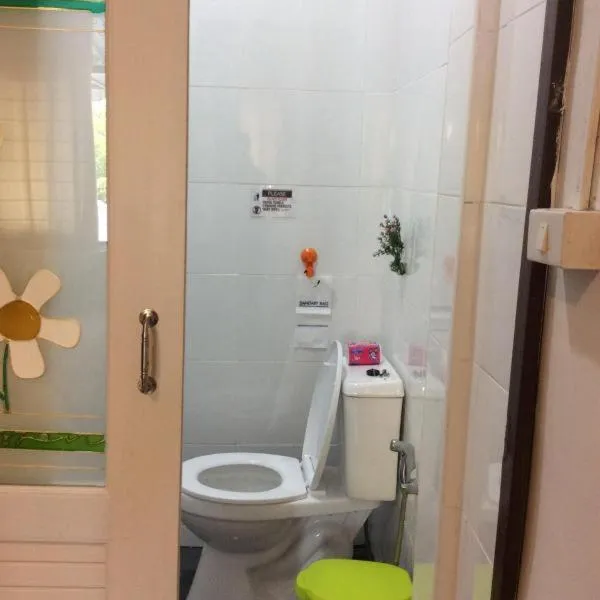 Bathroom in Banana Hostel Donmuang