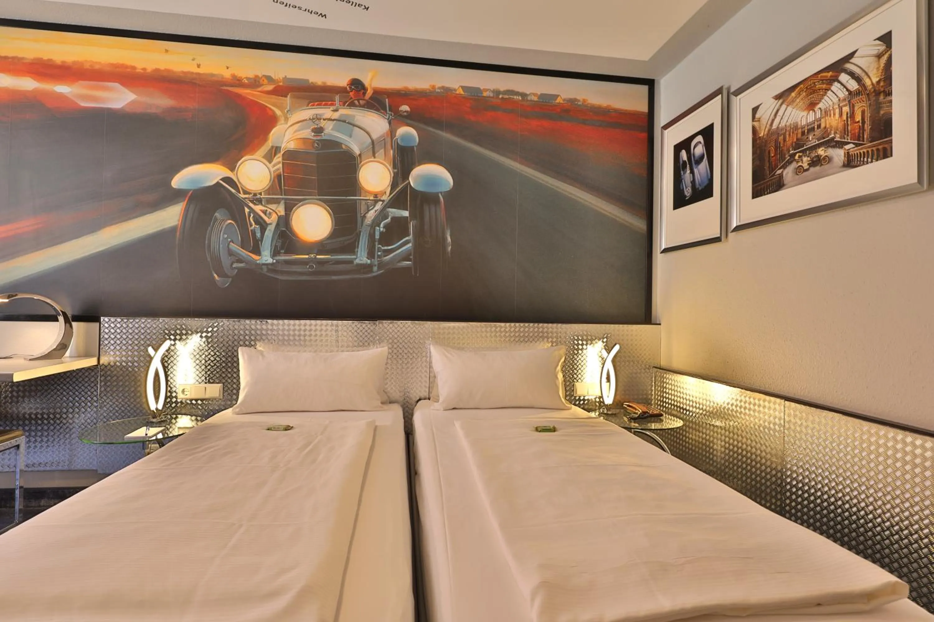 Bed in Aparthotel Deutschmeister