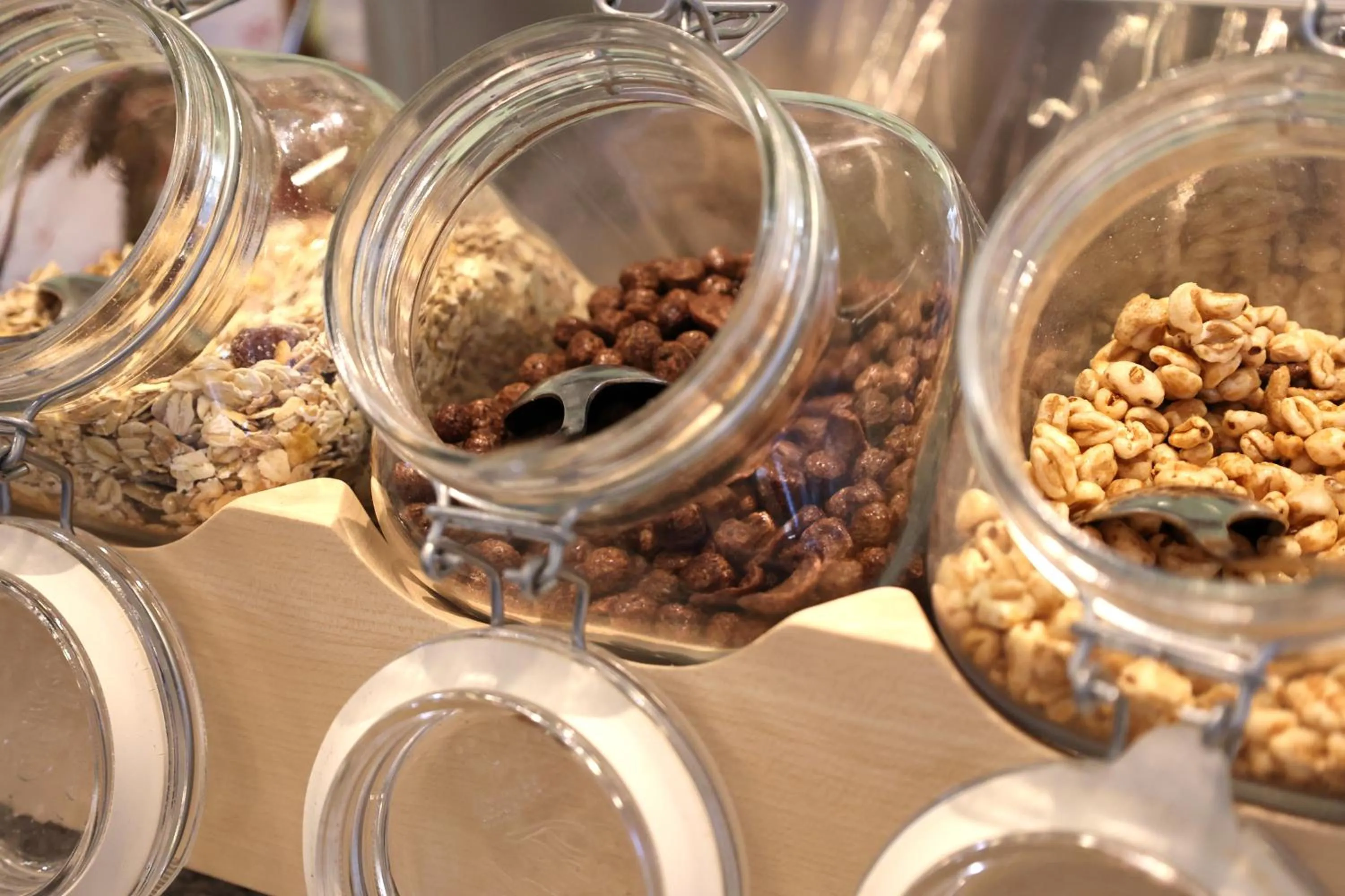 Buffet breakfast in Aparthotel Deutschmeister