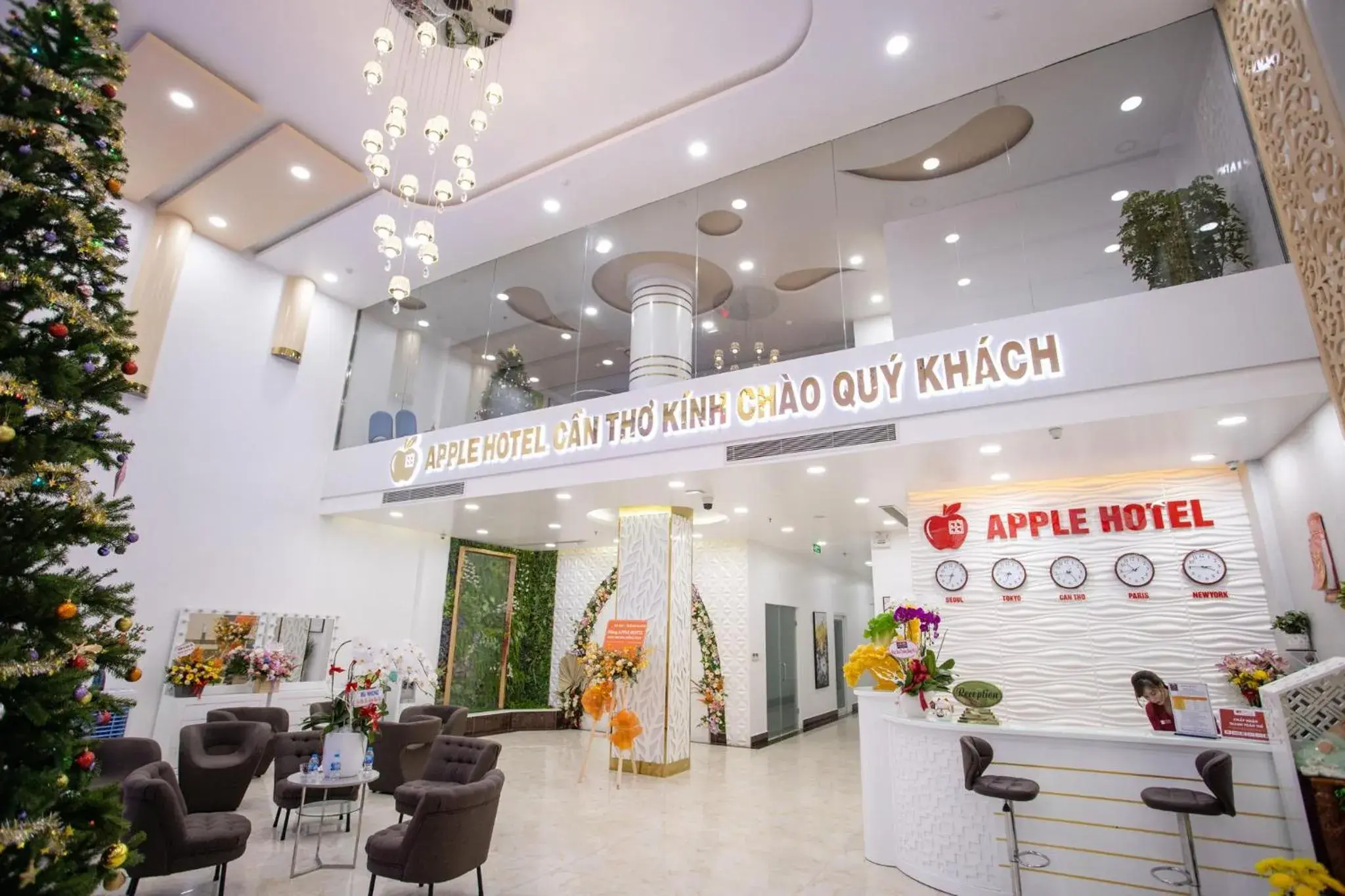 Facade/entrance in Apple Hotel Facade/entrance in Apple Hotel