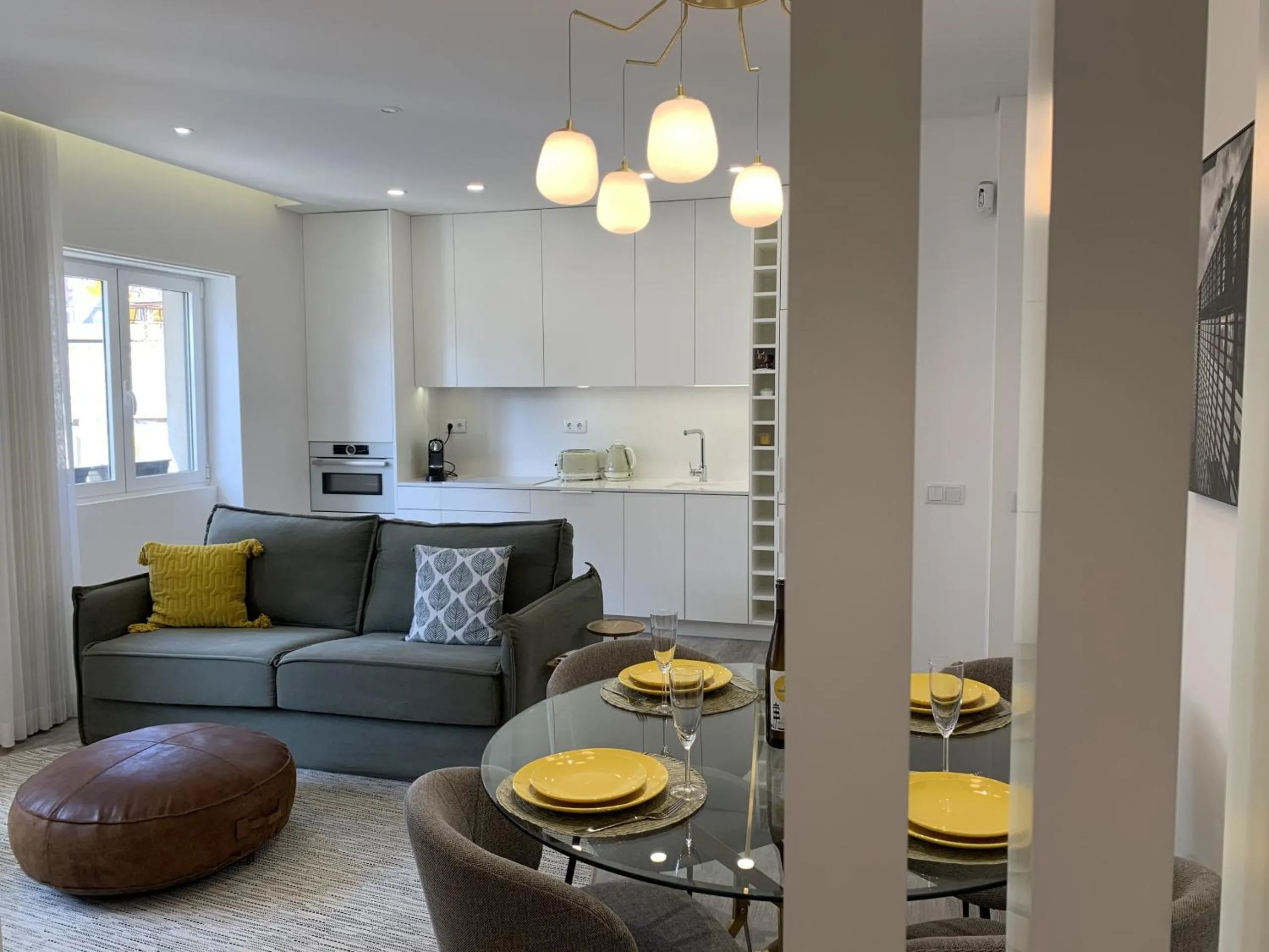 Communal lounge/ TV room in FLH Cascais Downtown Premium Apartment I