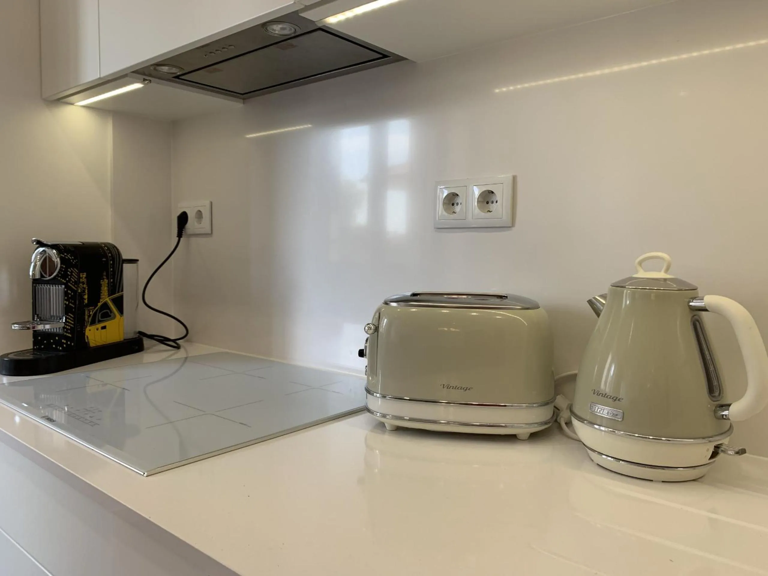 Kitchen or kitchenette in FLH Cascais Downtown Premium Apartment I