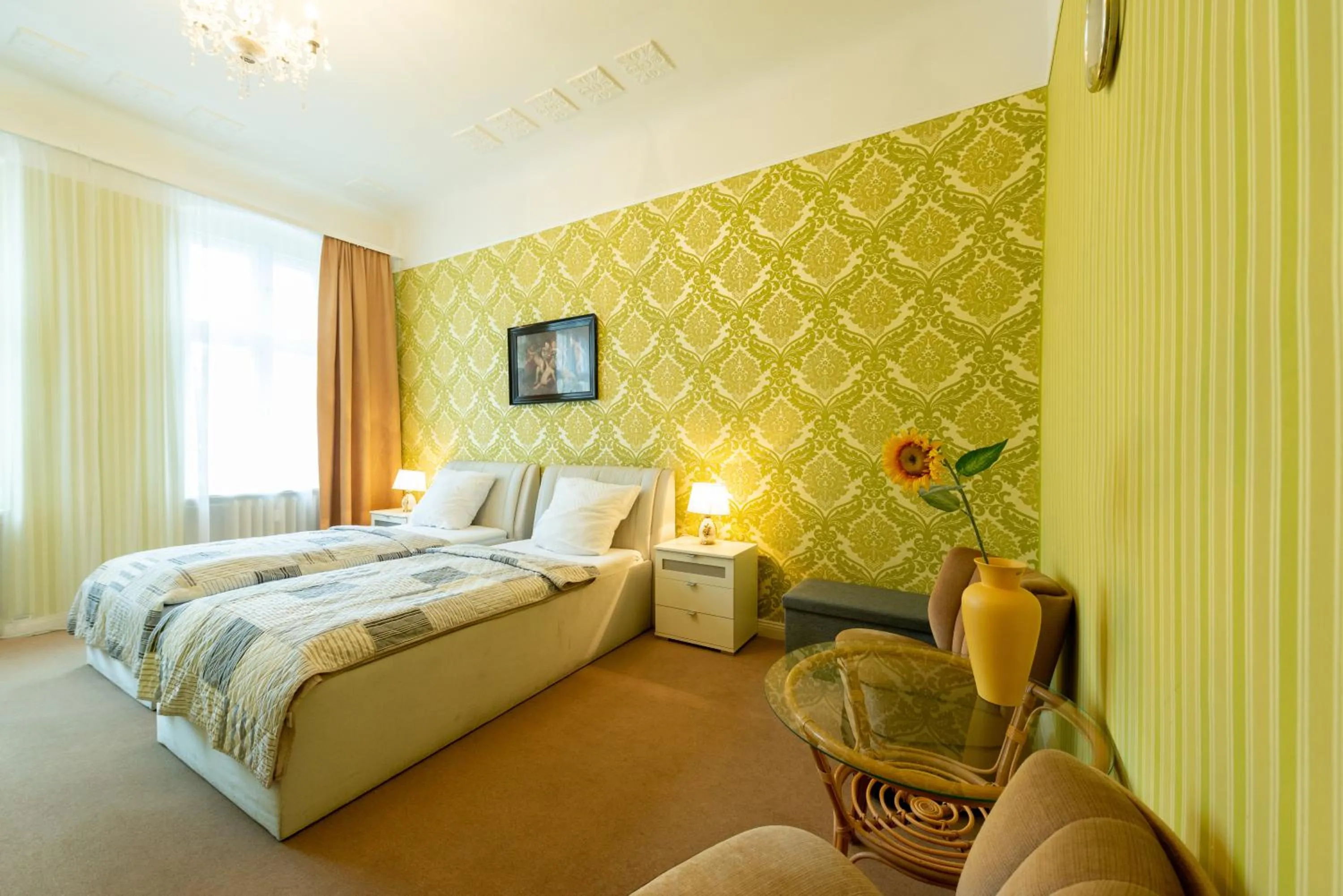 Photo of the whole room, Bed in Hotel Pension Dahlem