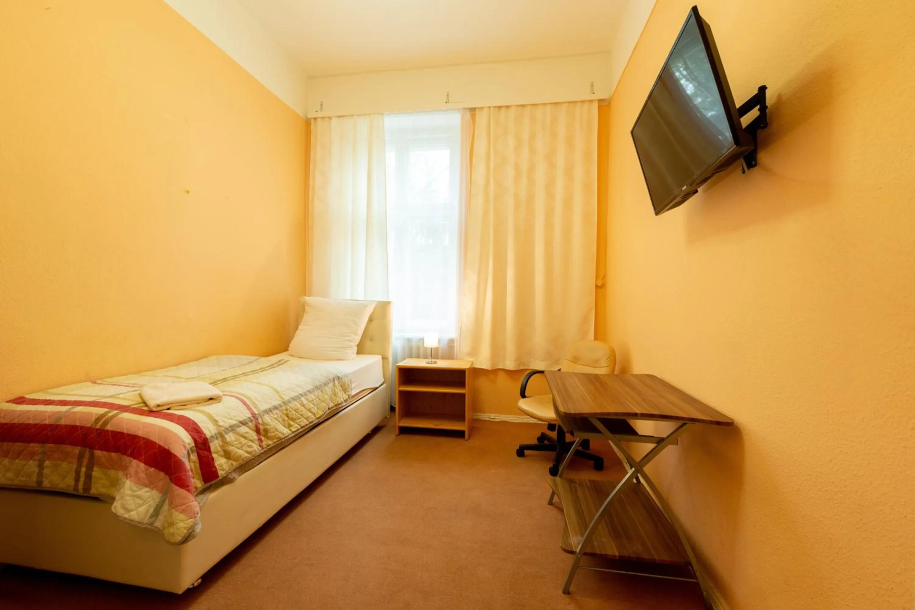 Photo of the whole room, Bed in Hotel Pension Dahlem