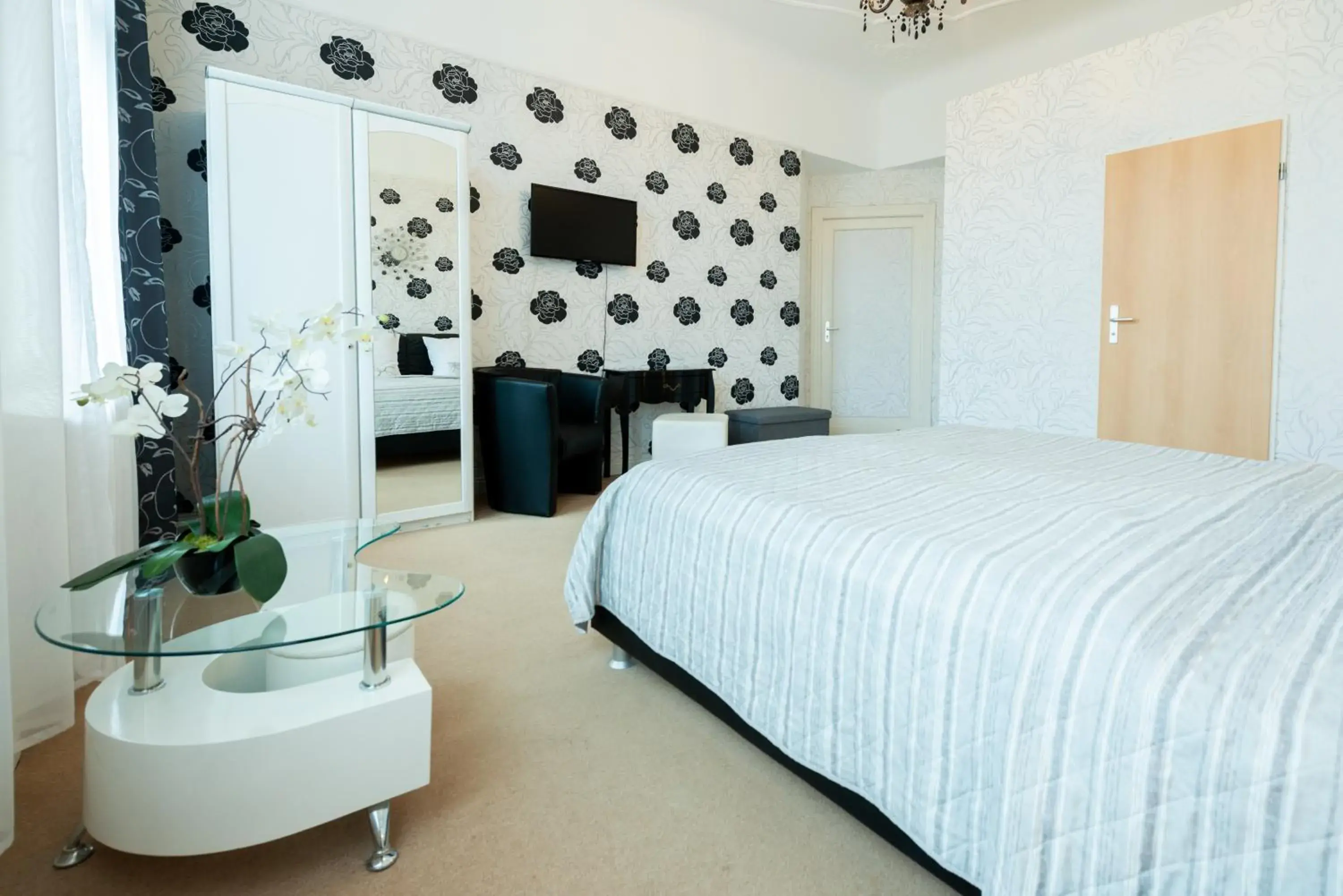 Double Room in Hotel Pension Dahlem Double Room in Hotel Pension Dahlem