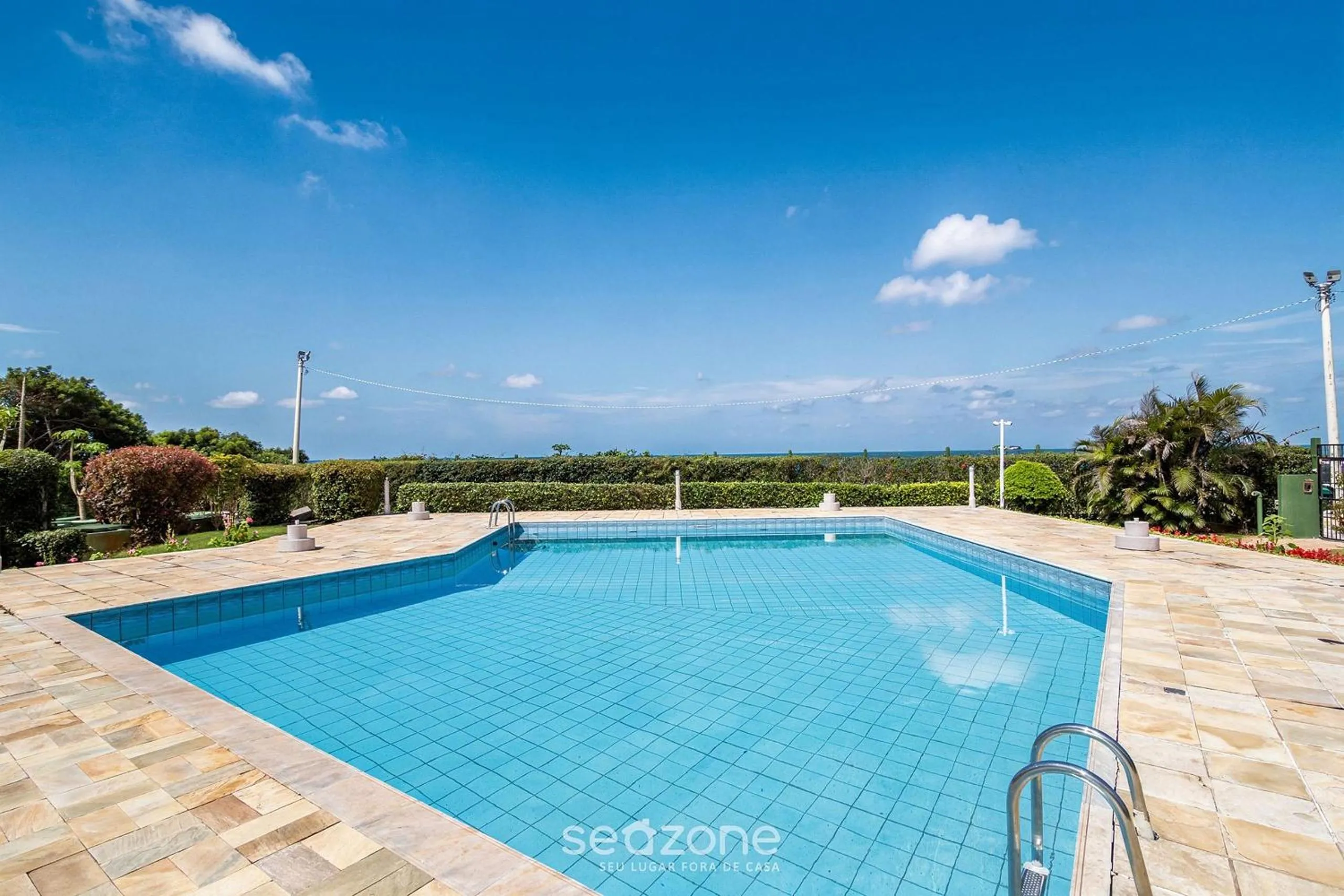 Beira-Sea Condominium in Ingleses Norte - POR