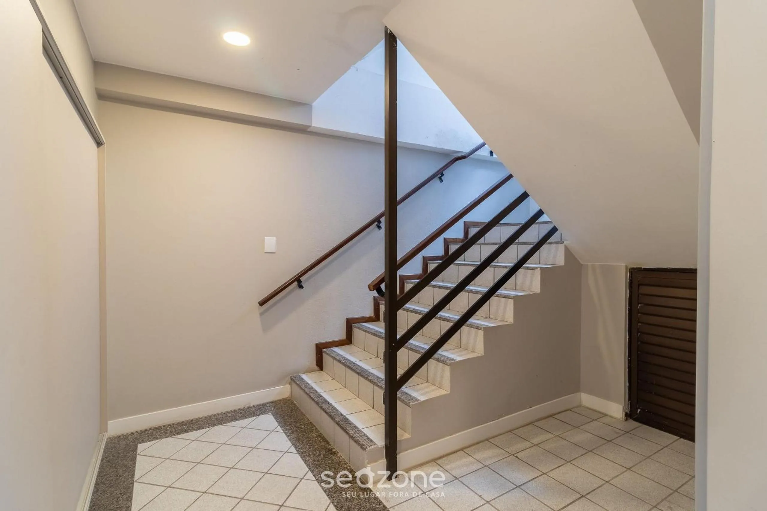 Beira-Sea Condominium in Ingleses Norte - POR
