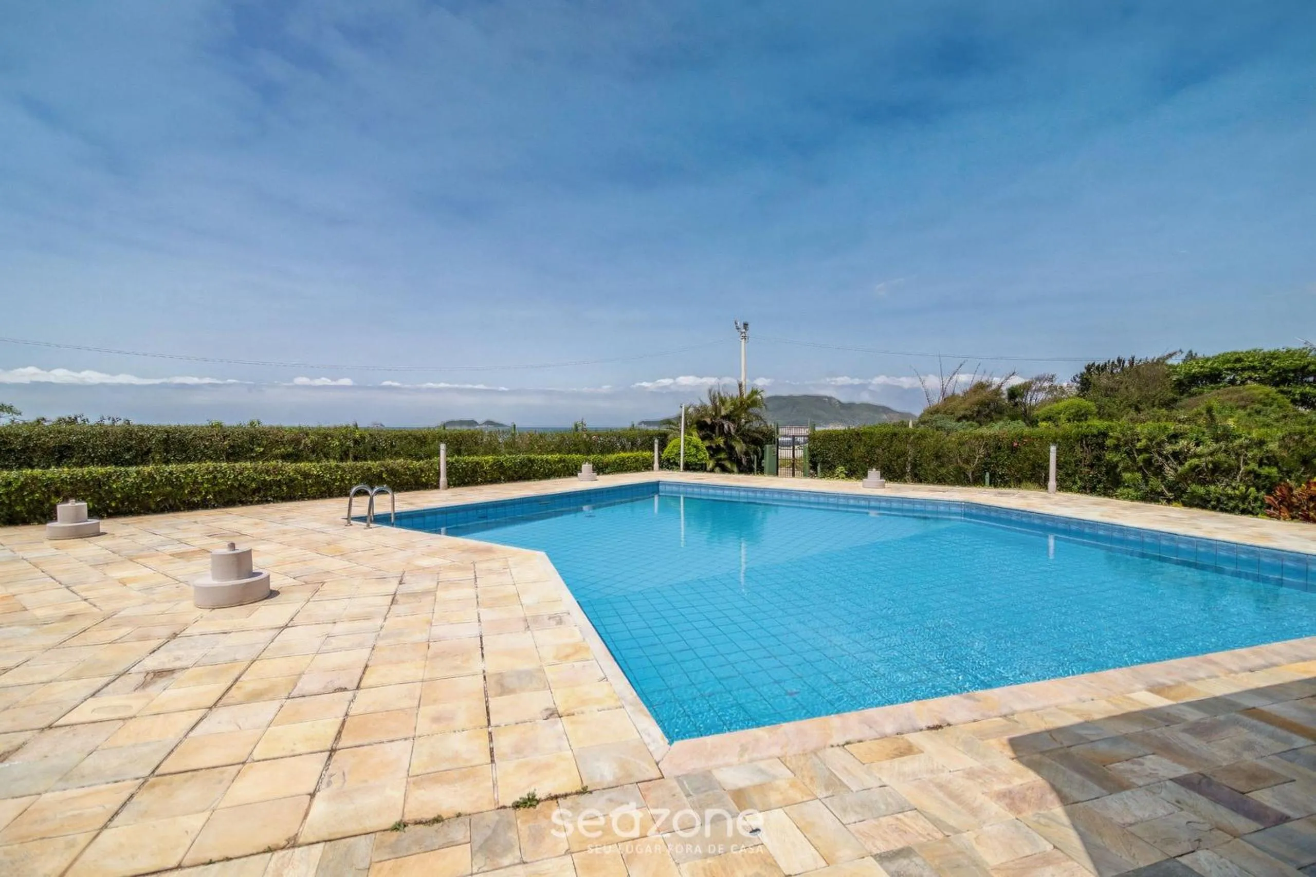 Beira-Sea Condominium in Ingleses Norte - POR