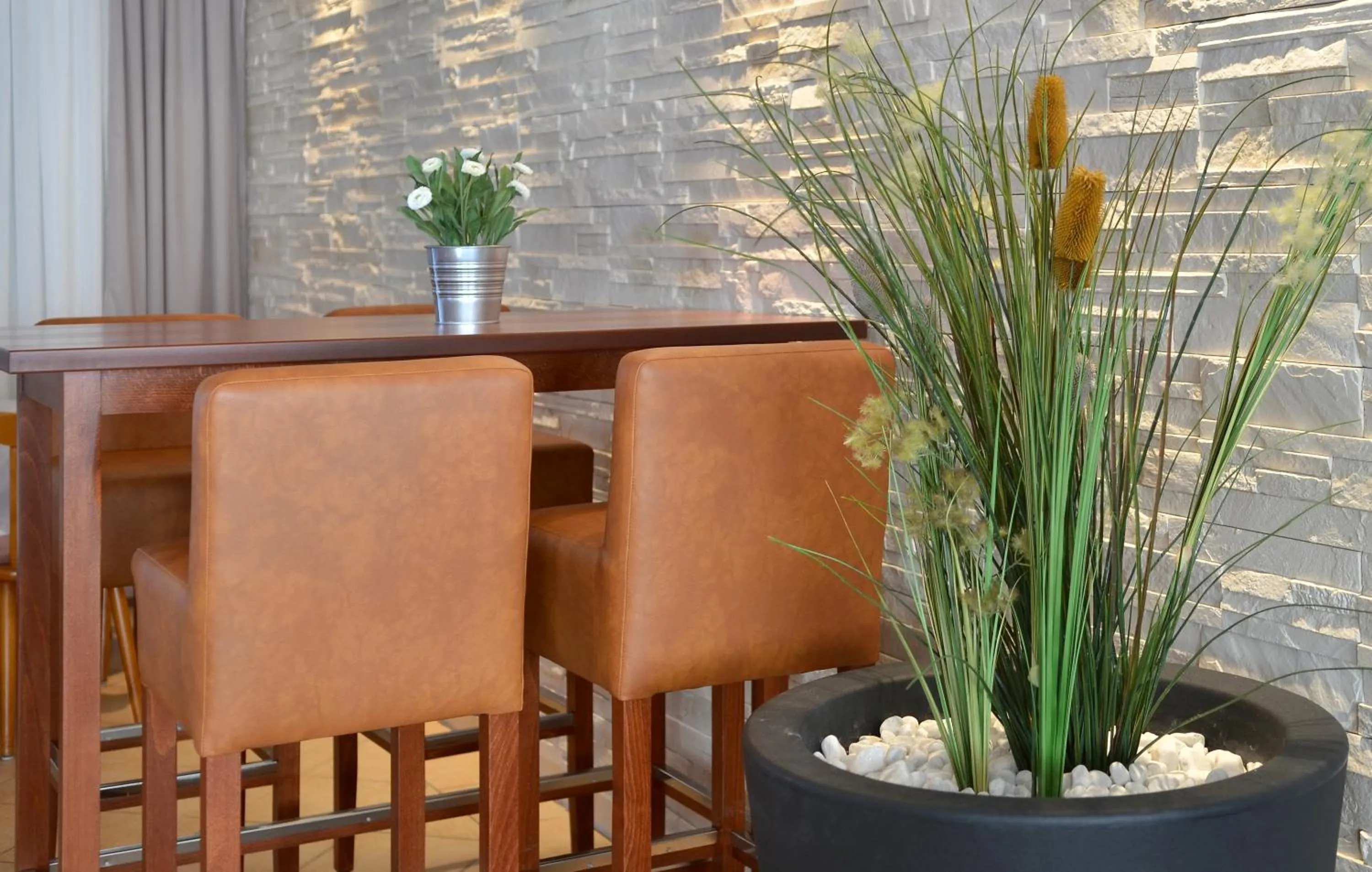 Lounge or bar in centra Hotel