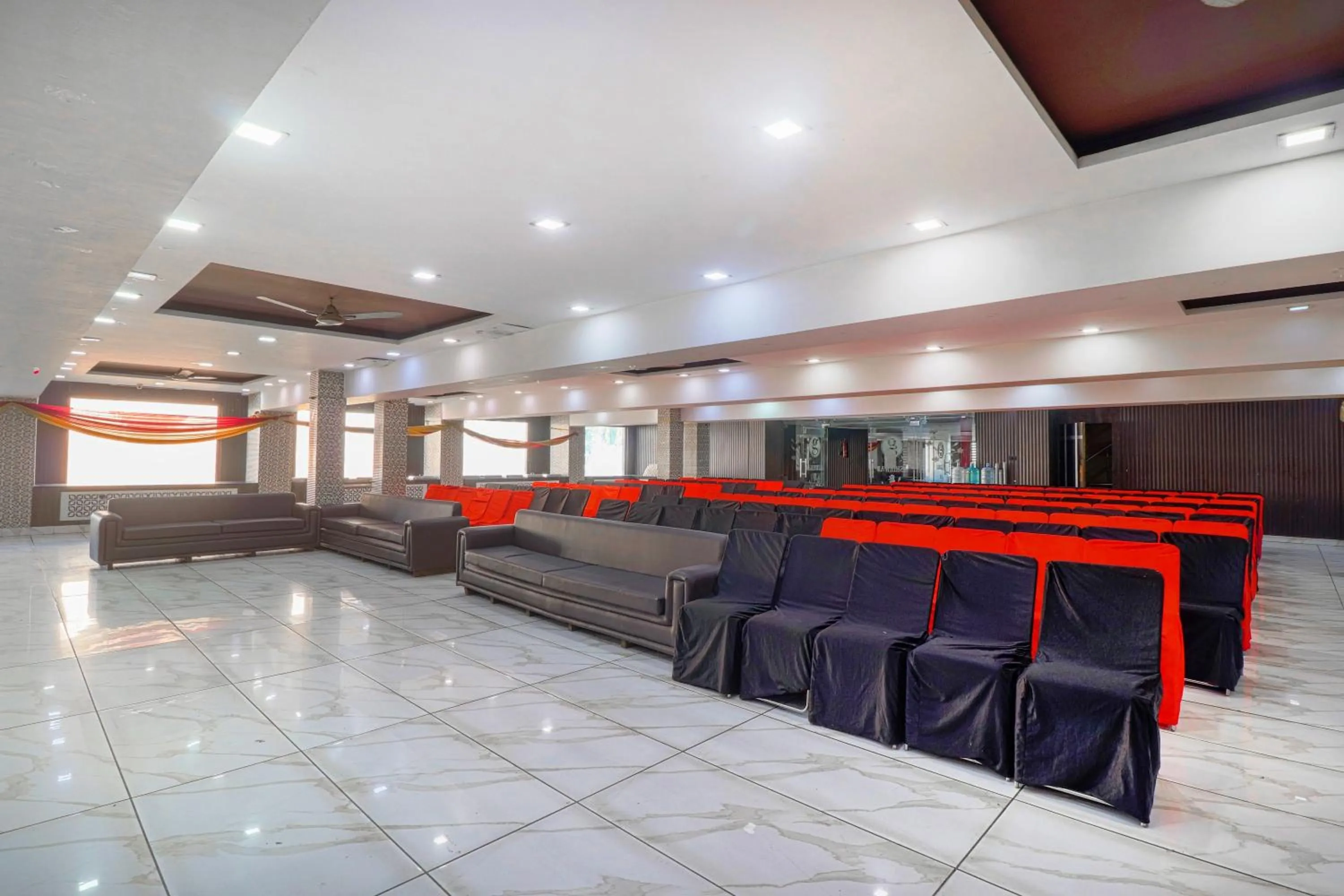 Banquet/Function facilities in Oaktel Hotel Grand Shiva Near Ganga Ghat