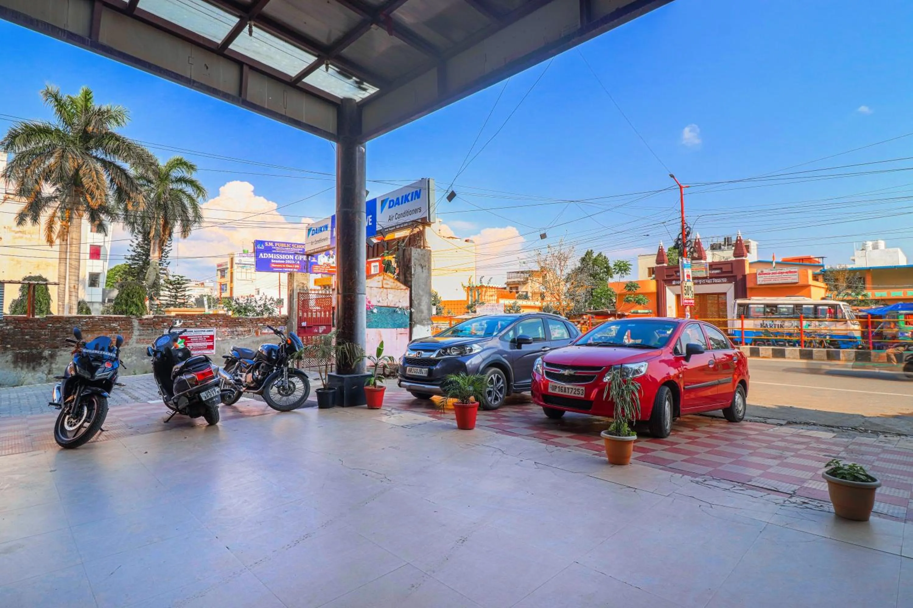 Parking in Oaktel Hotel Grand Shiva Near Ganga Ghat