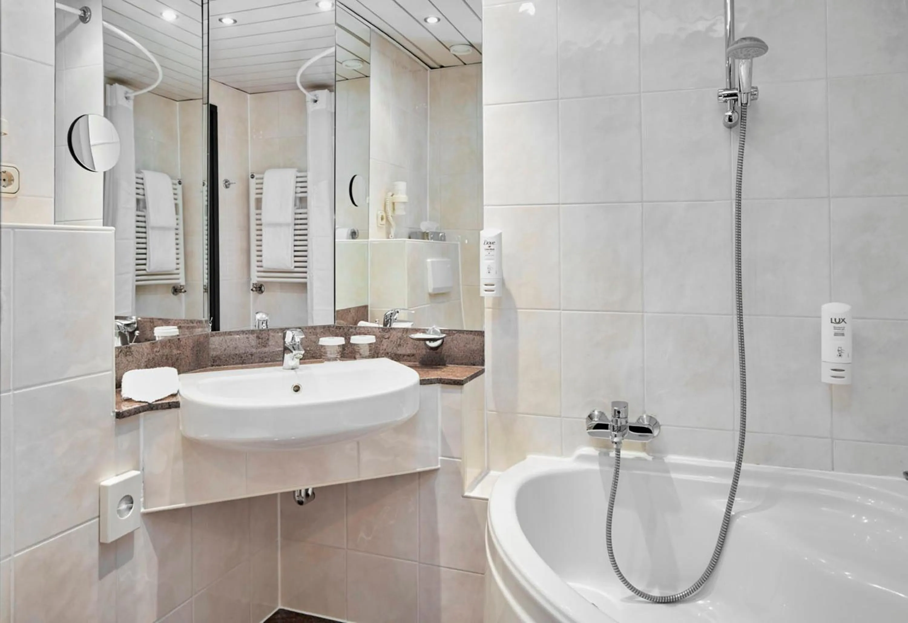 Bathroom in Lindgart Hotel Minden