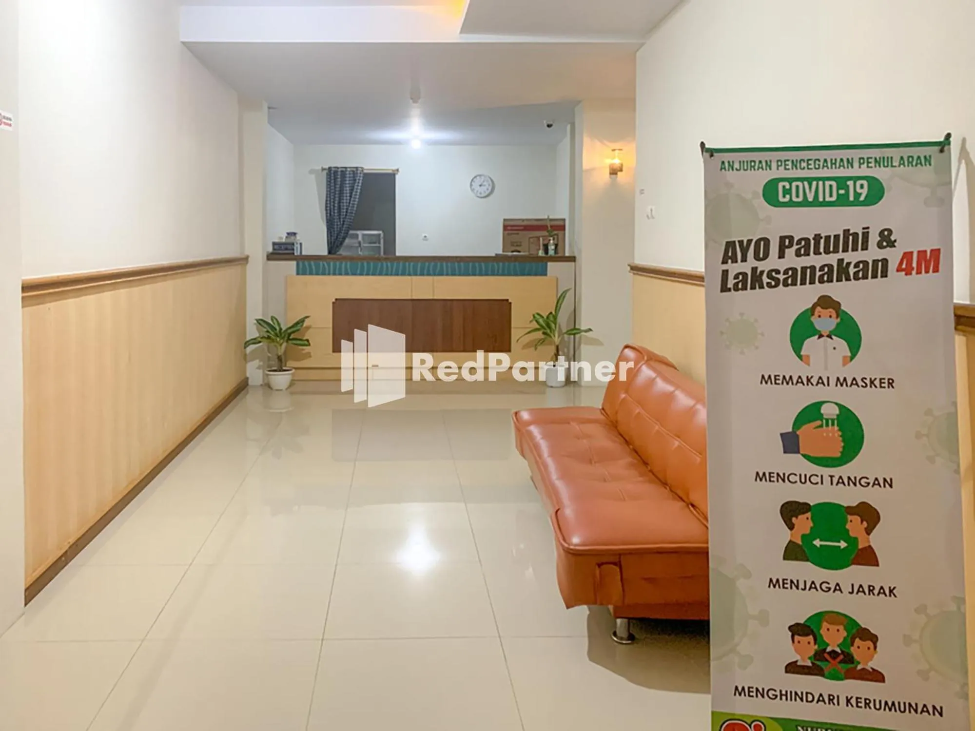 Lobby or reception in RedDoorz Syariah At Hotel Nuri Indah Dongkelan Yogyakarta