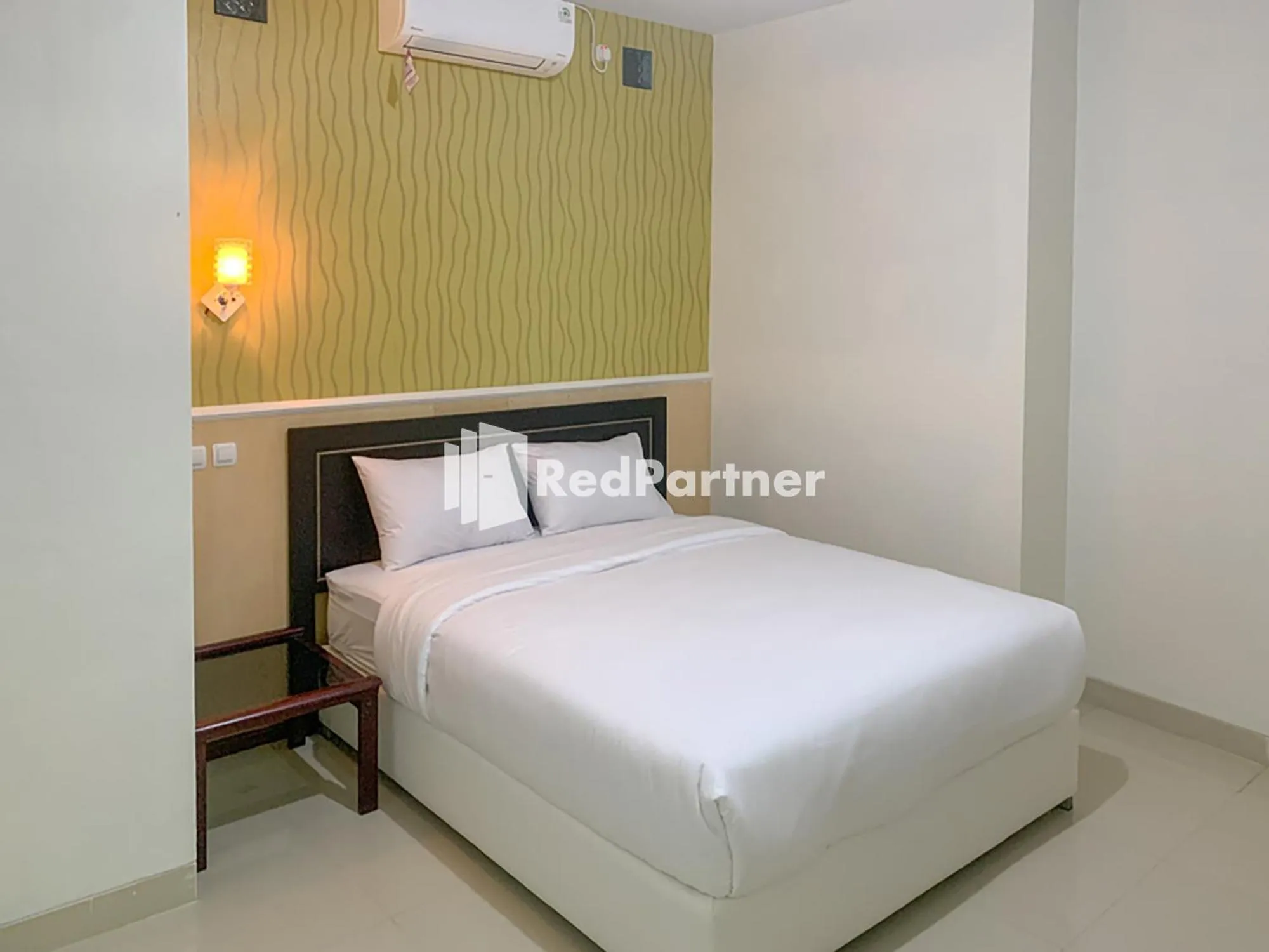 Bedroom in RedDoorz Syariah At Hotel Nuri Indah Dongkelan Yogyakarta