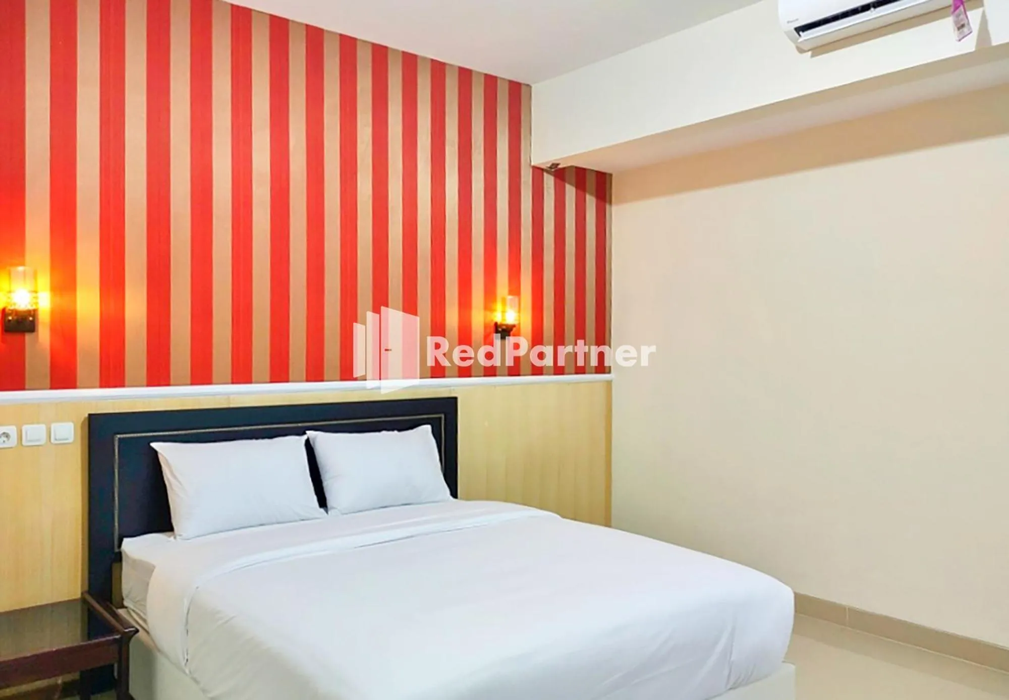 Bedroom in RedDoorz Syariah At Hotel Nuri Indah Dongkelan Yogyakarta