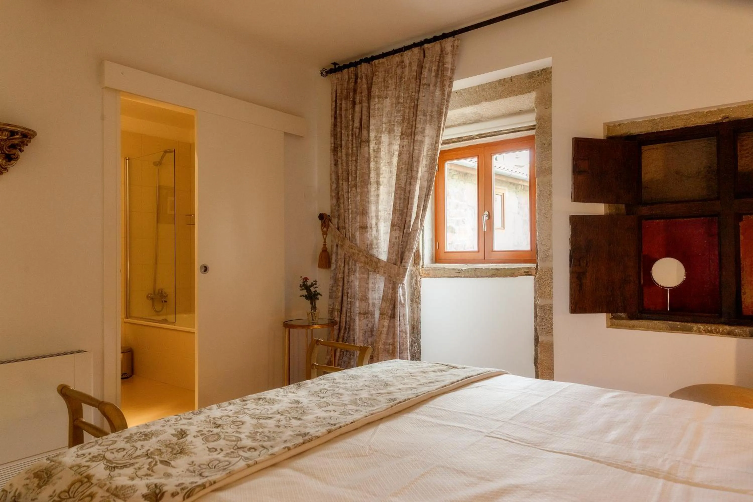 Photo of the whole room, Bed in CASA RECTORAL DE SAN EUSEBIO