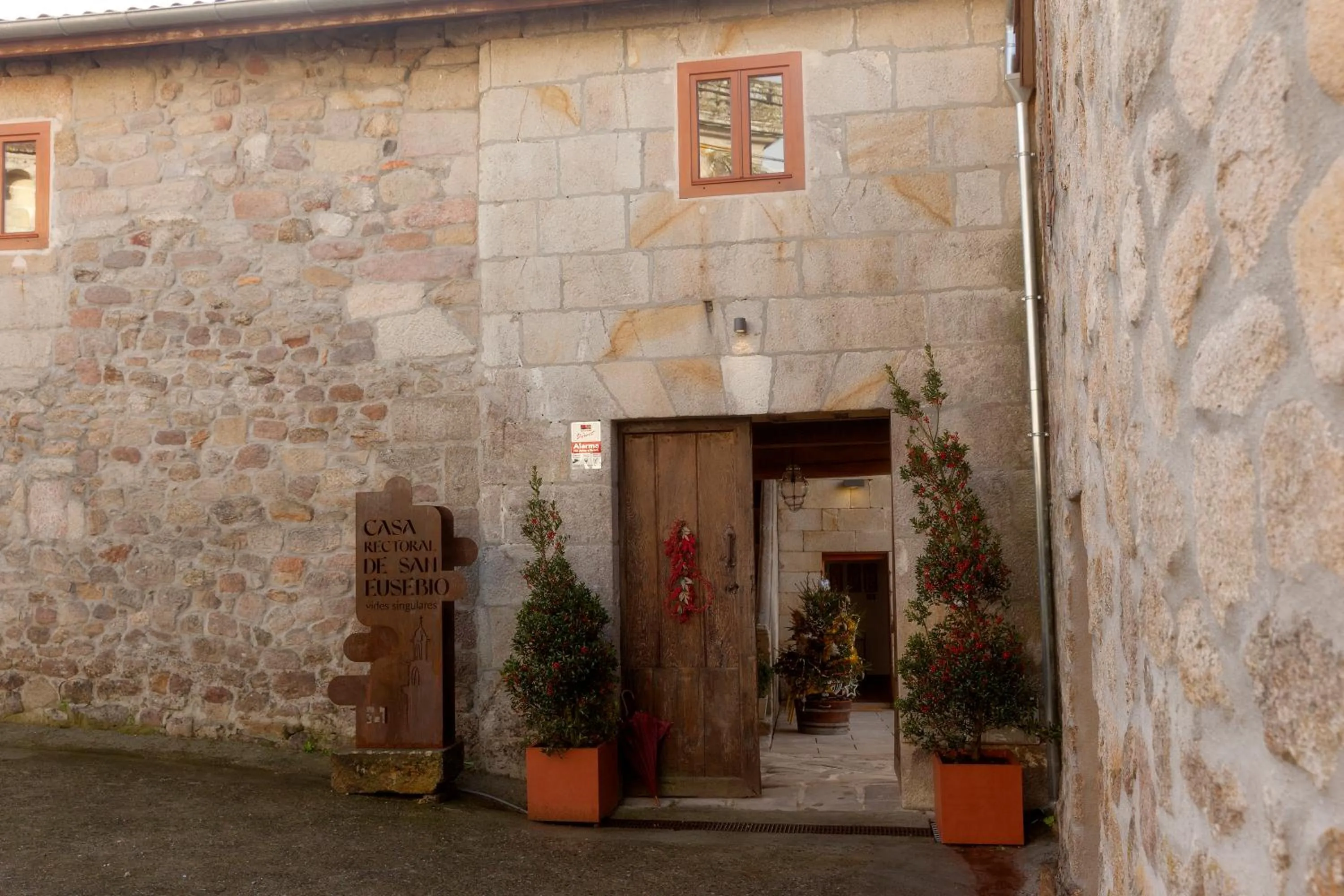 Facade/entrance in CASA RECTORAL DE SAN EUSEBIO