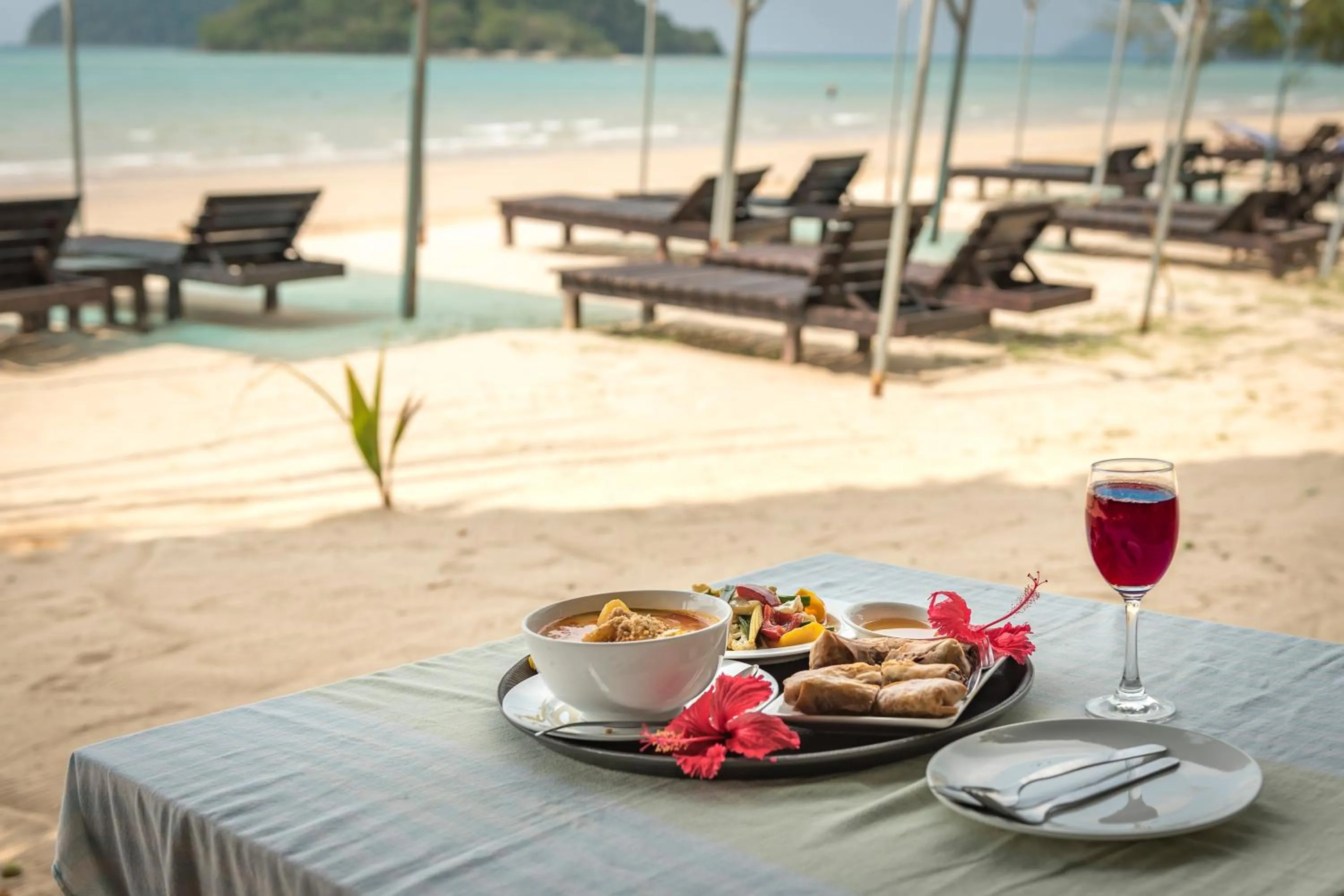 Restaurant/places to eat in Sabai Beach Resort