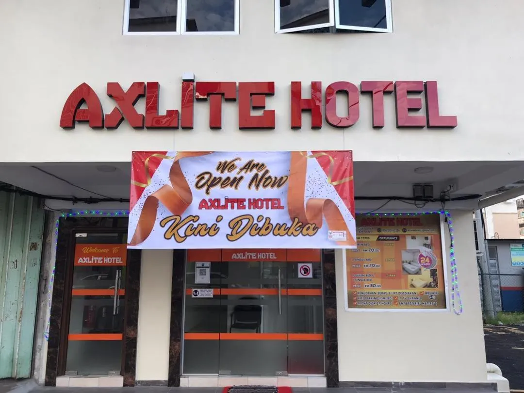Facade/entrance in Axlite Hotel