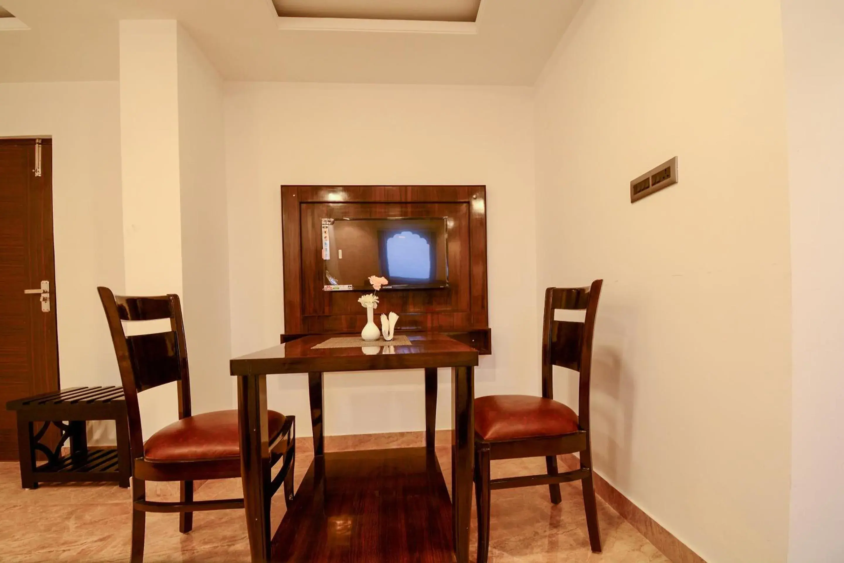 Facade/entrance in Hotel O Grand Lotus Inn Facade/entrance in Hotel O Grand Lotus Inn