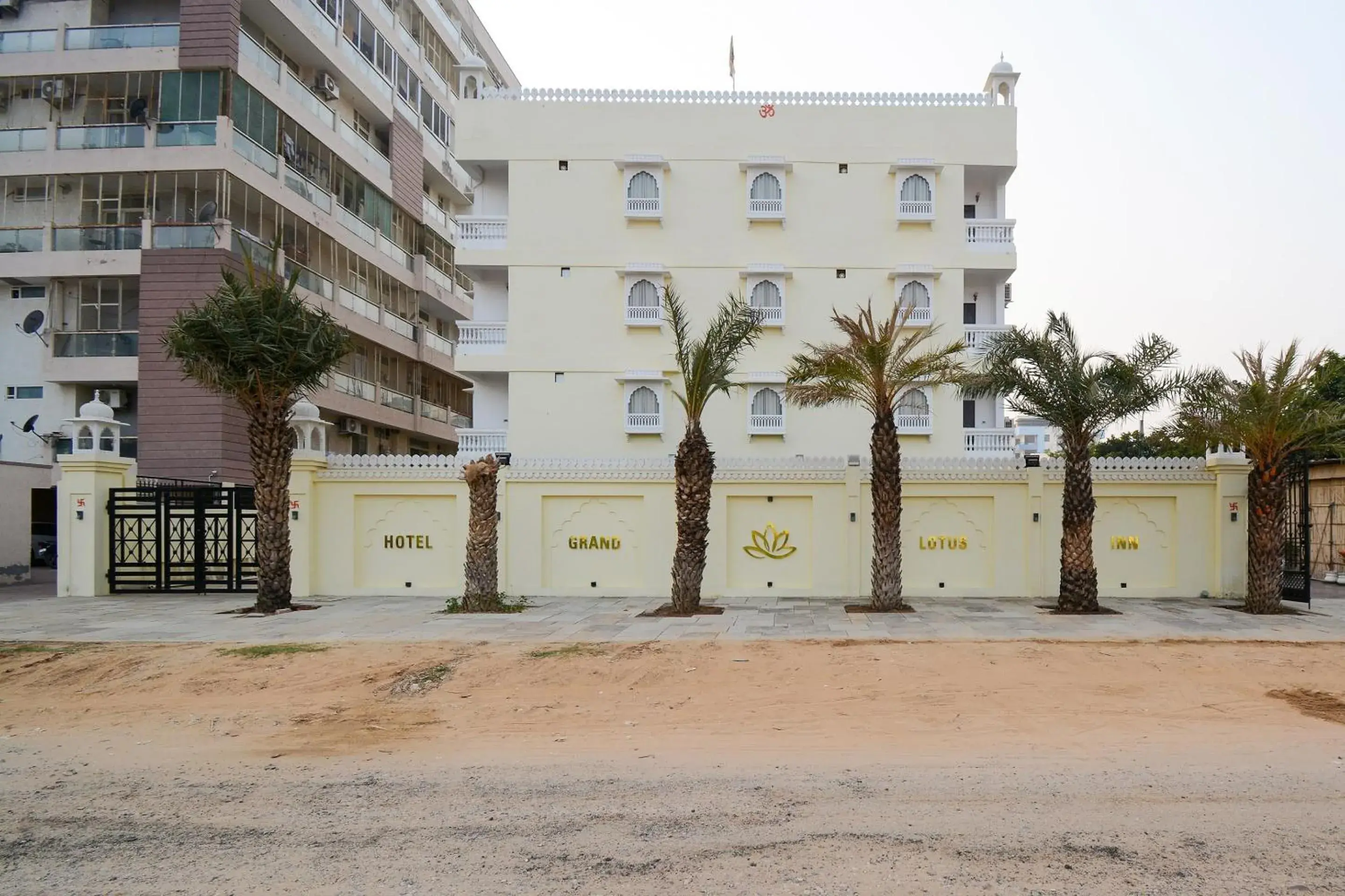Facade/entrance in Hotel O Grand Lotus Inn Facade/entrance in Hotel O Grand Lotus Inn