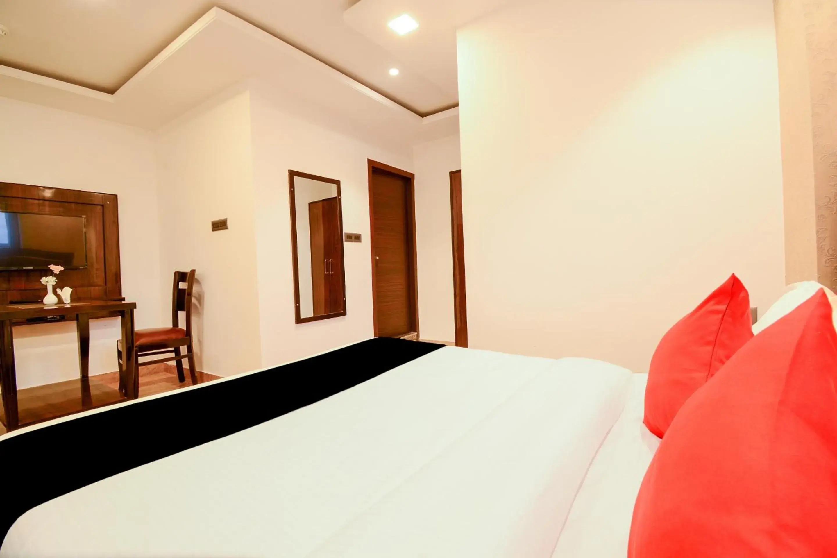 Bedroom, Bed in Hotel O Grand Lotus Inn Bedroom, Bed in Hotel O Grand Lotus Inn