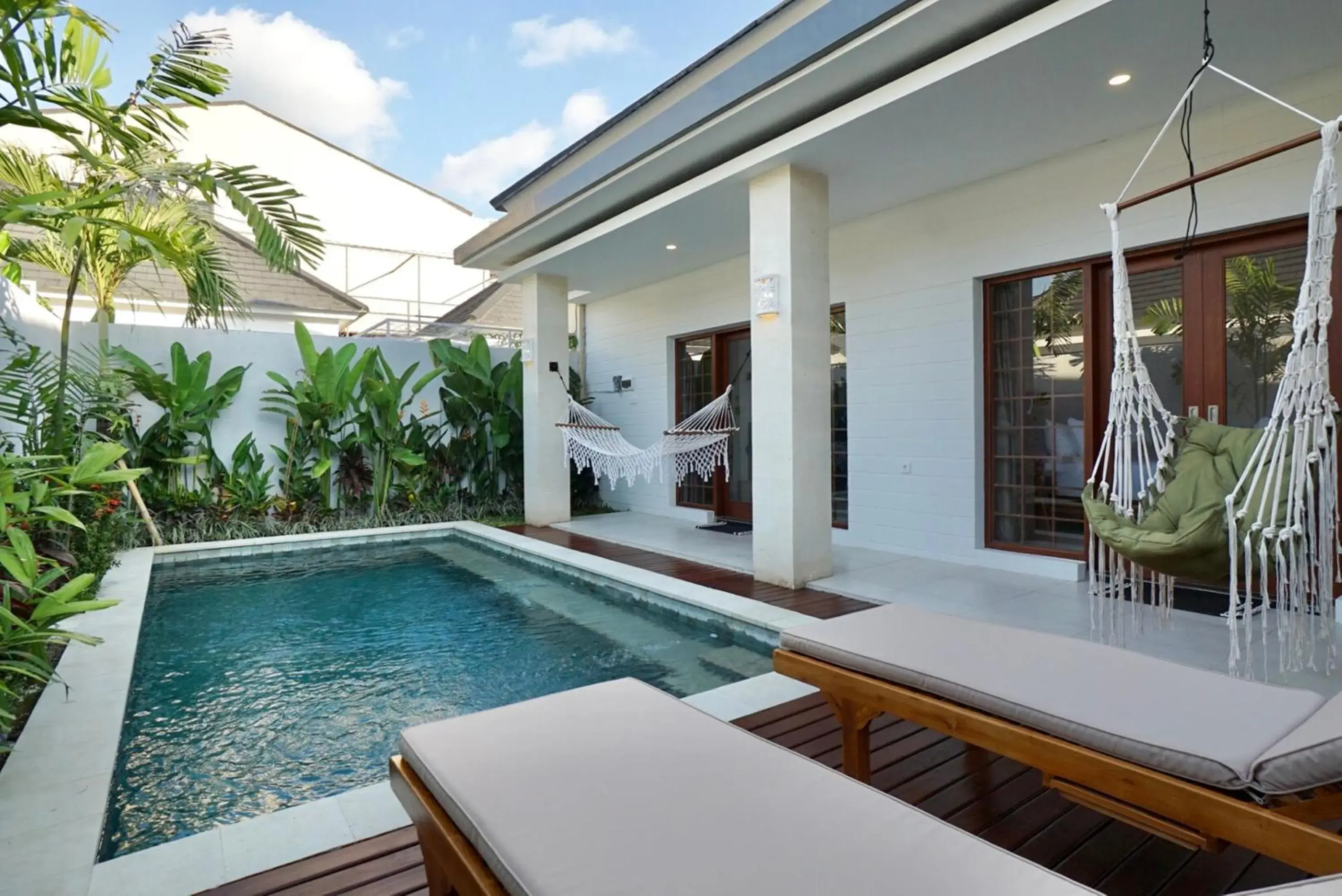 Swimming pool in Belle Astina Swimming pool in Belle Astina