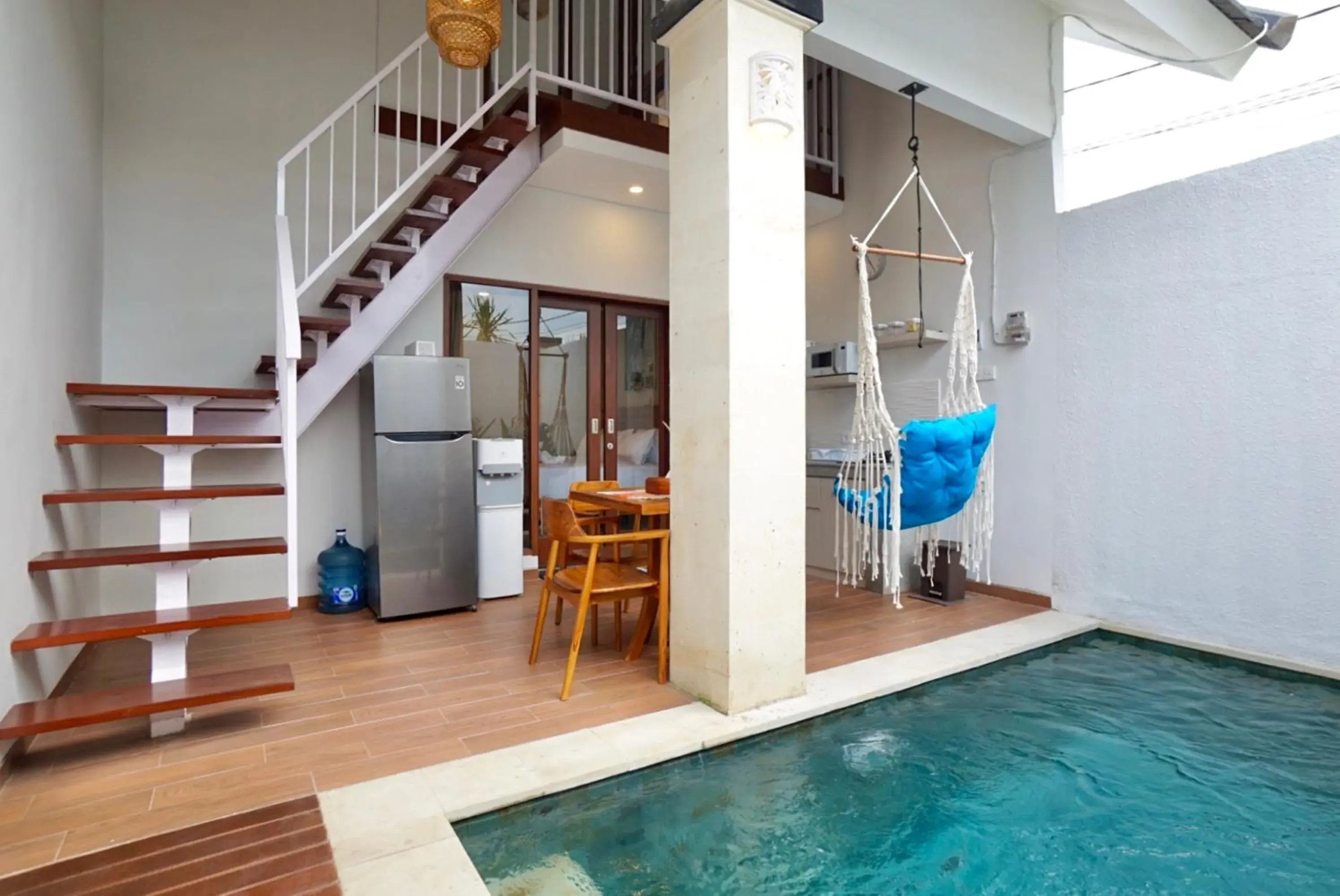 Swimming pool in Belle Astina Swimming pool in Belle Astina