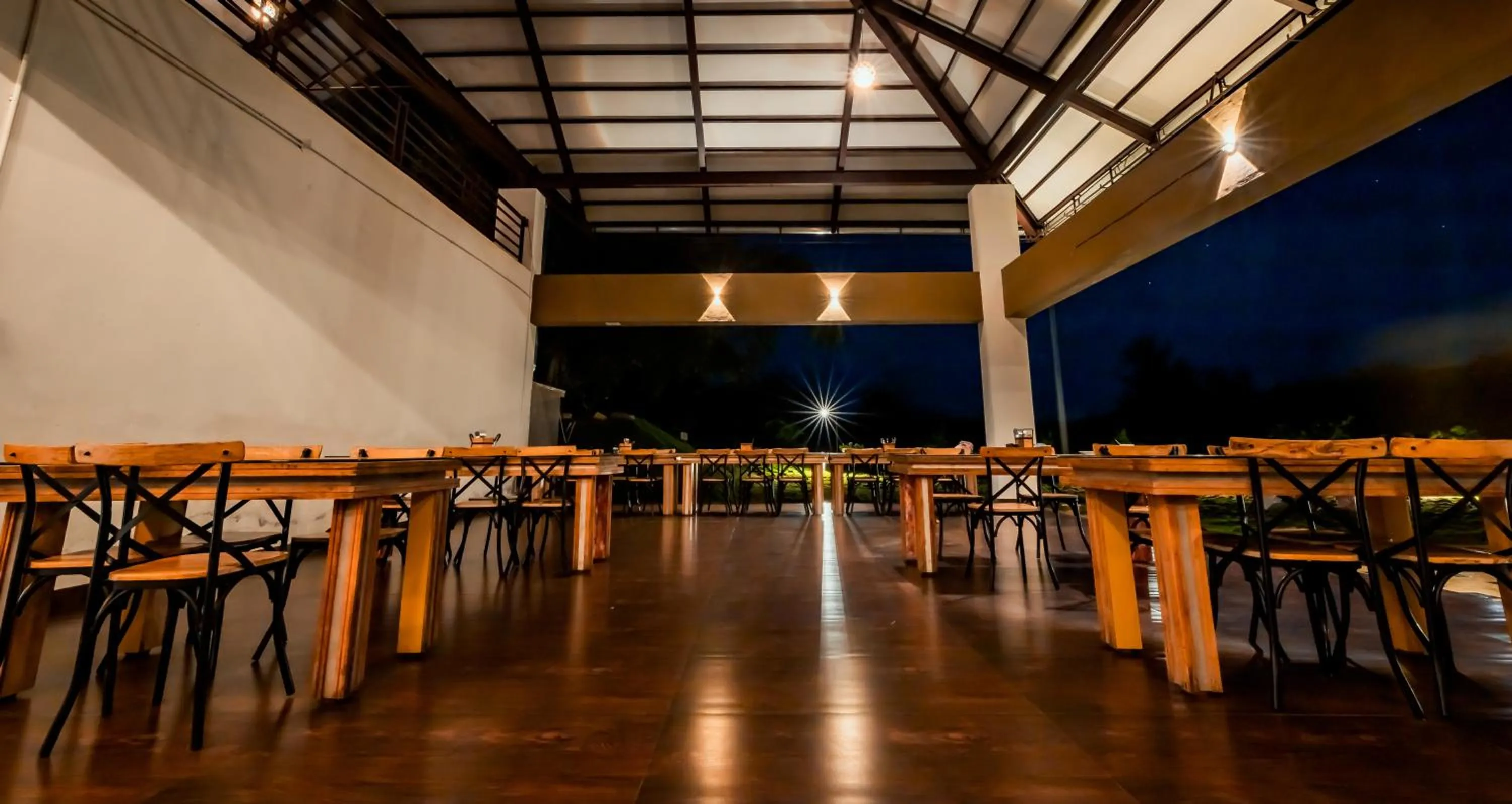 Restaurant/places to eat in Commune18 Resort Chikmagalur