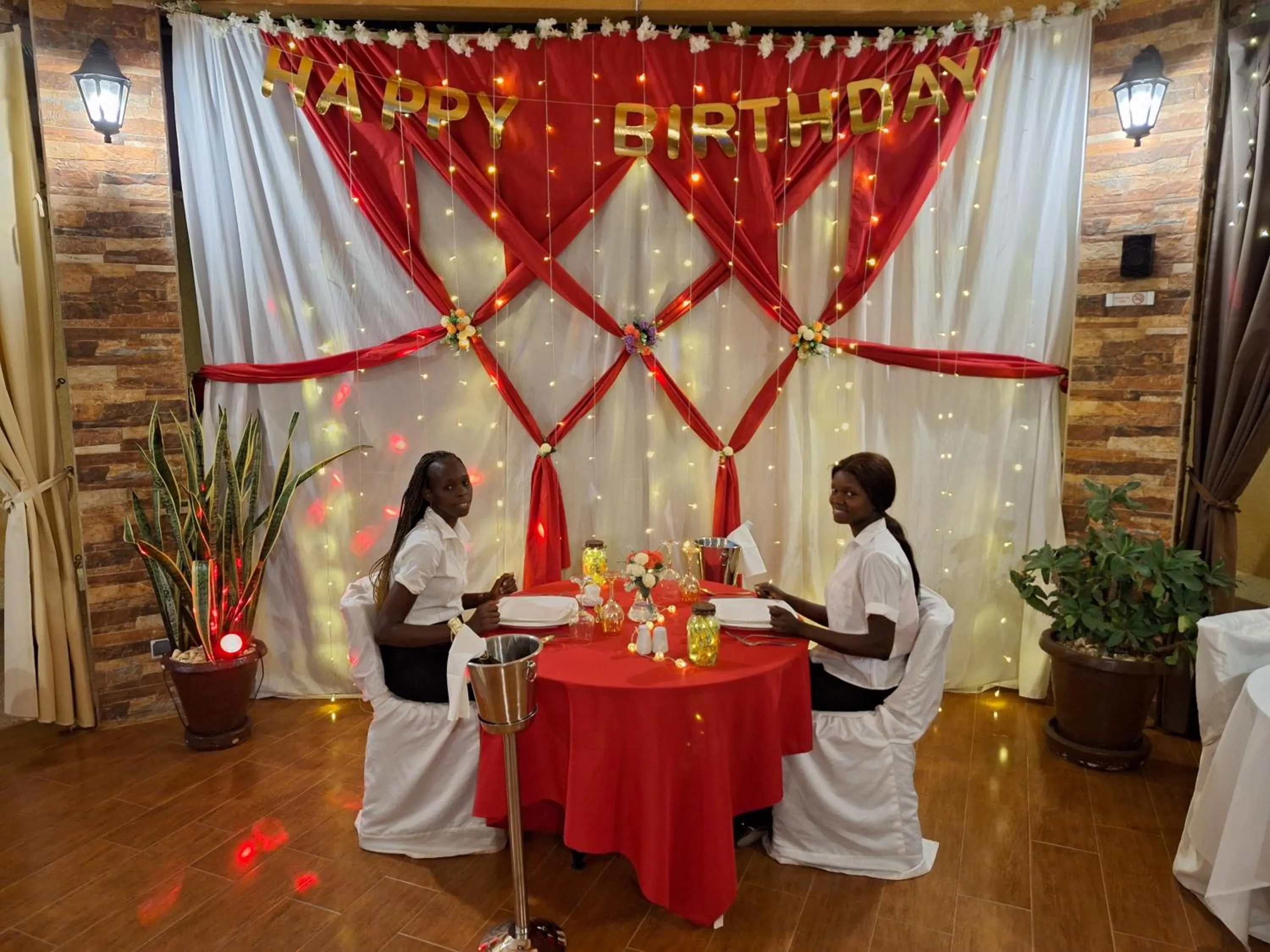 Restaurant/places to eat in Hôtel La Belle Etoile & SPA