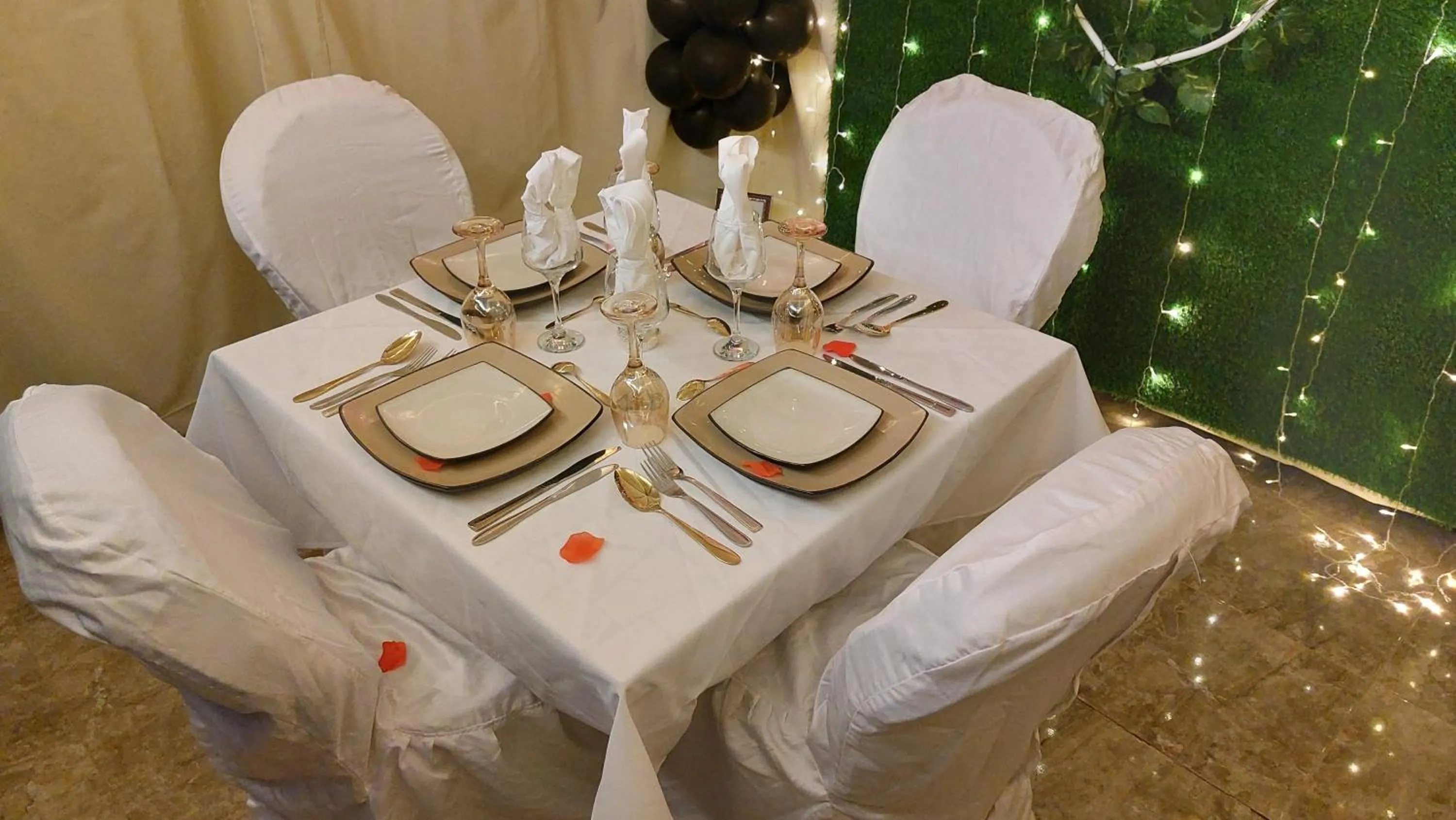 Restaurant/places to eat in Hôtel La Belle Etoile & SPA