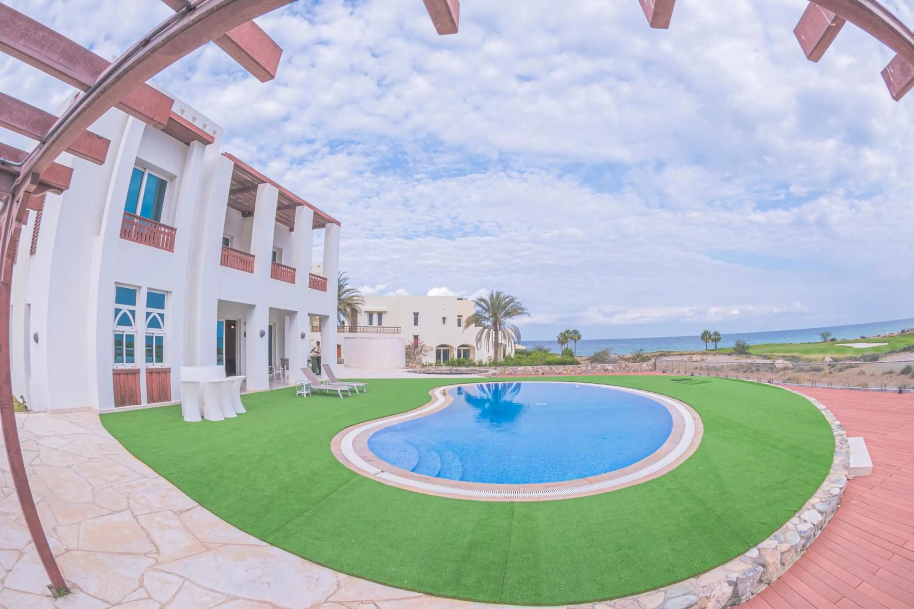 Villa with Private Pool in Le Sifah - Marina View Apartments & Villa