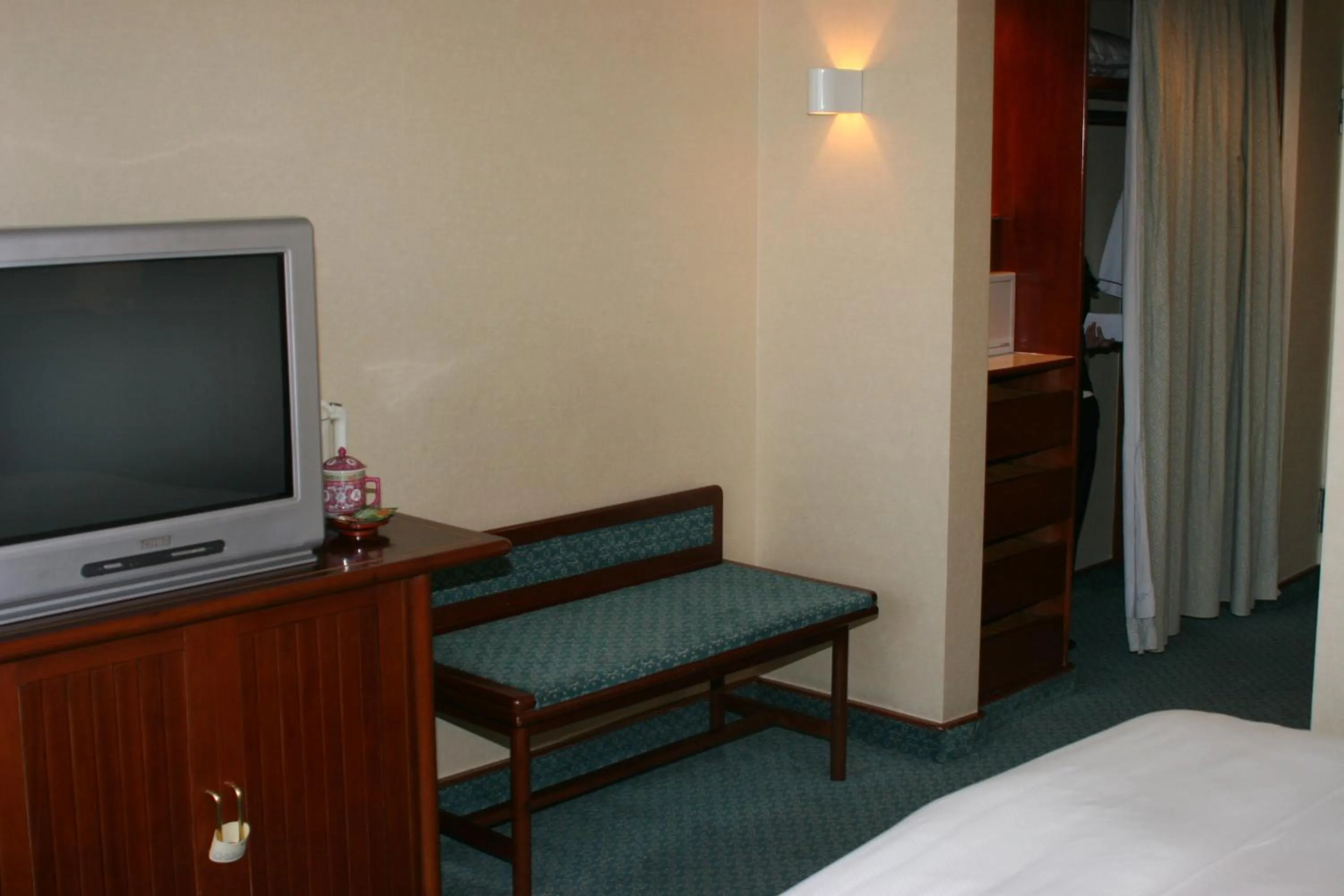 Seating area, Bed in CITIC Hotel Beijing Airport