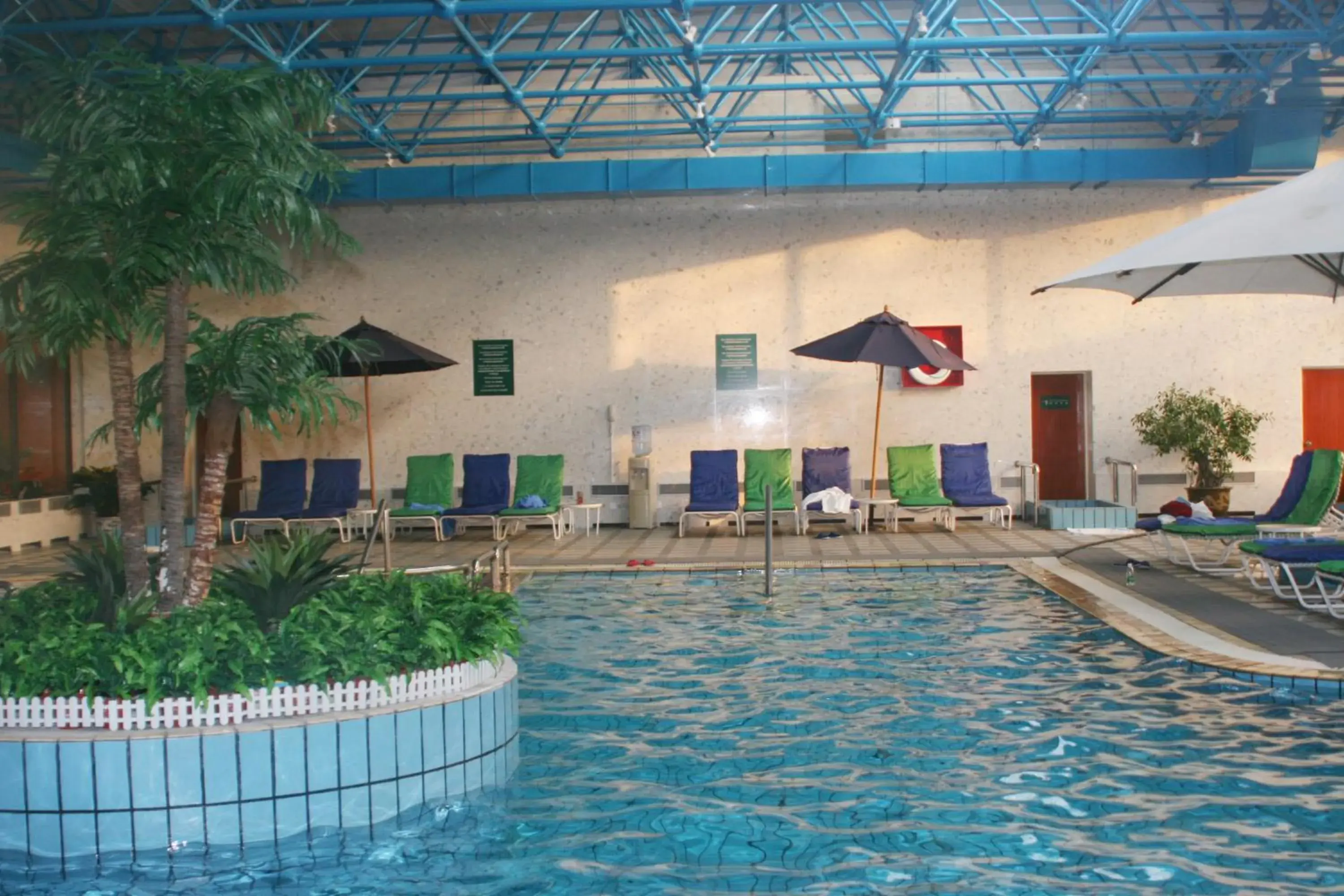 Swimming pool in CITIC Hotel Beijing Airport Swimming pool in CITIC Hotel Beijing Airport