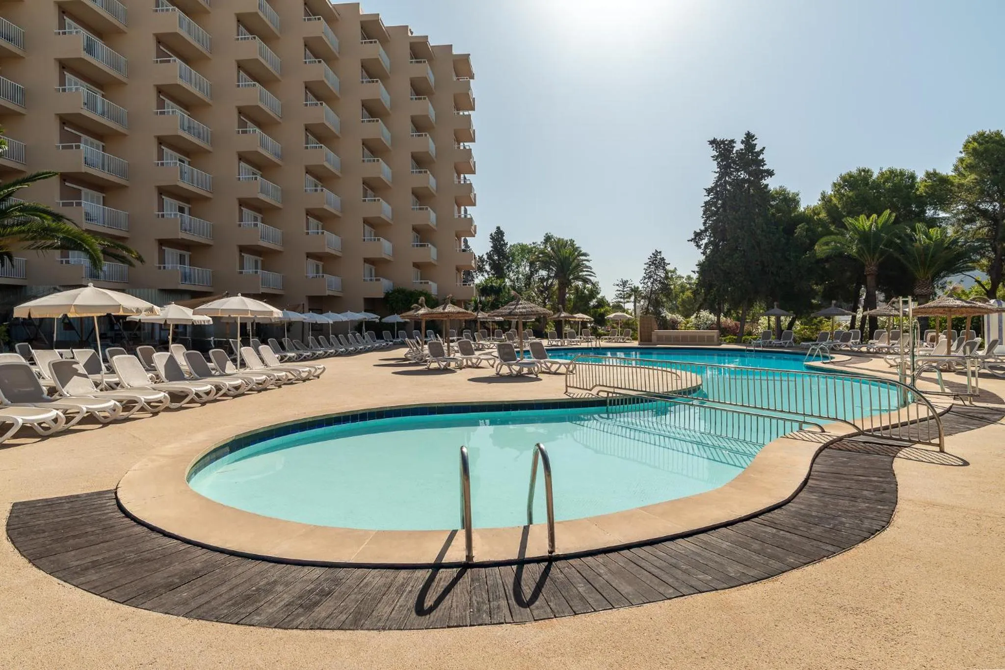 Swimming pool in tent Palmanova