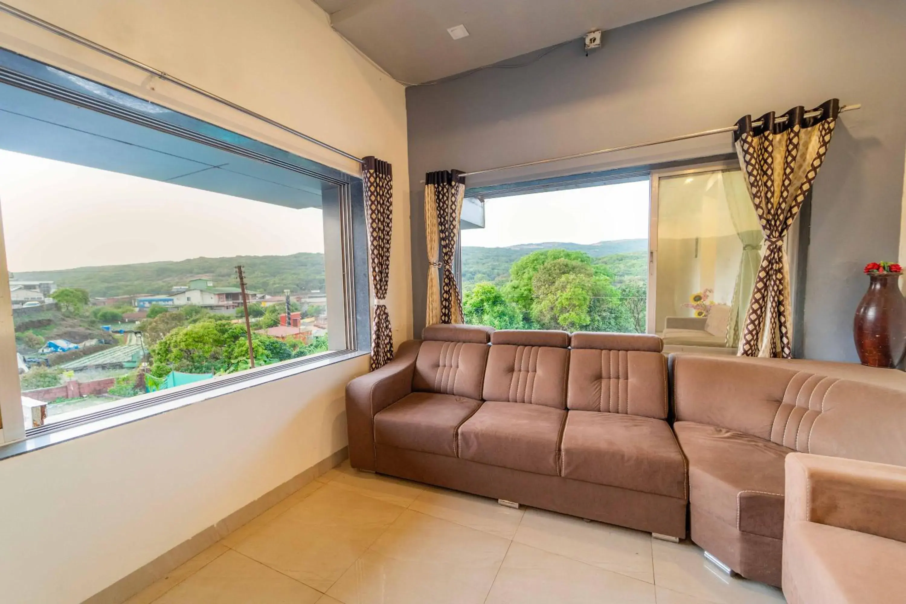 Lobby or reception in Treebo The Venna Hill Lobby or reception in Treebo The Venna Hill