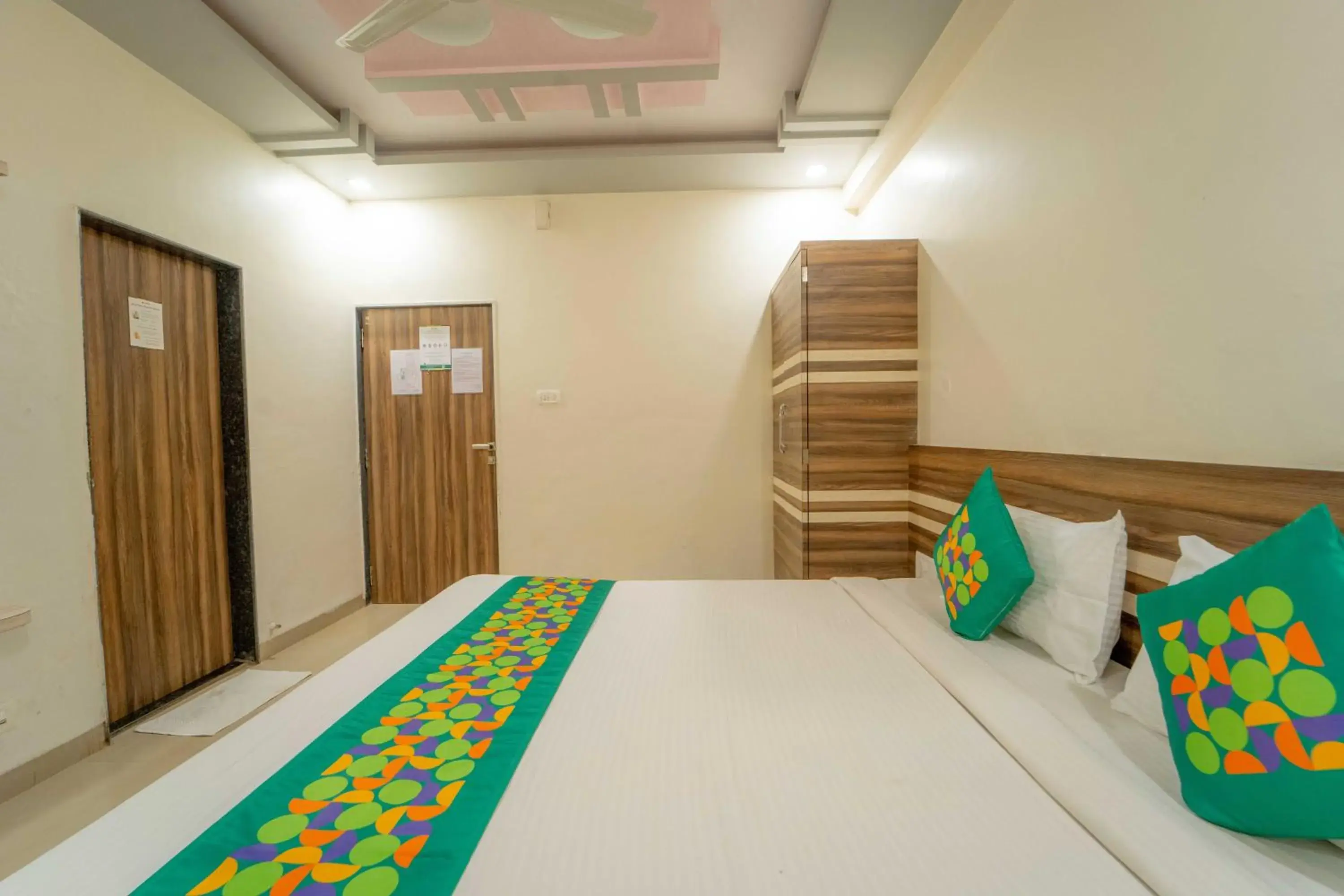 Bedroom, Bed in Treebo The Venna Hill Bedroom, Bed in Treebo The Venna Hill