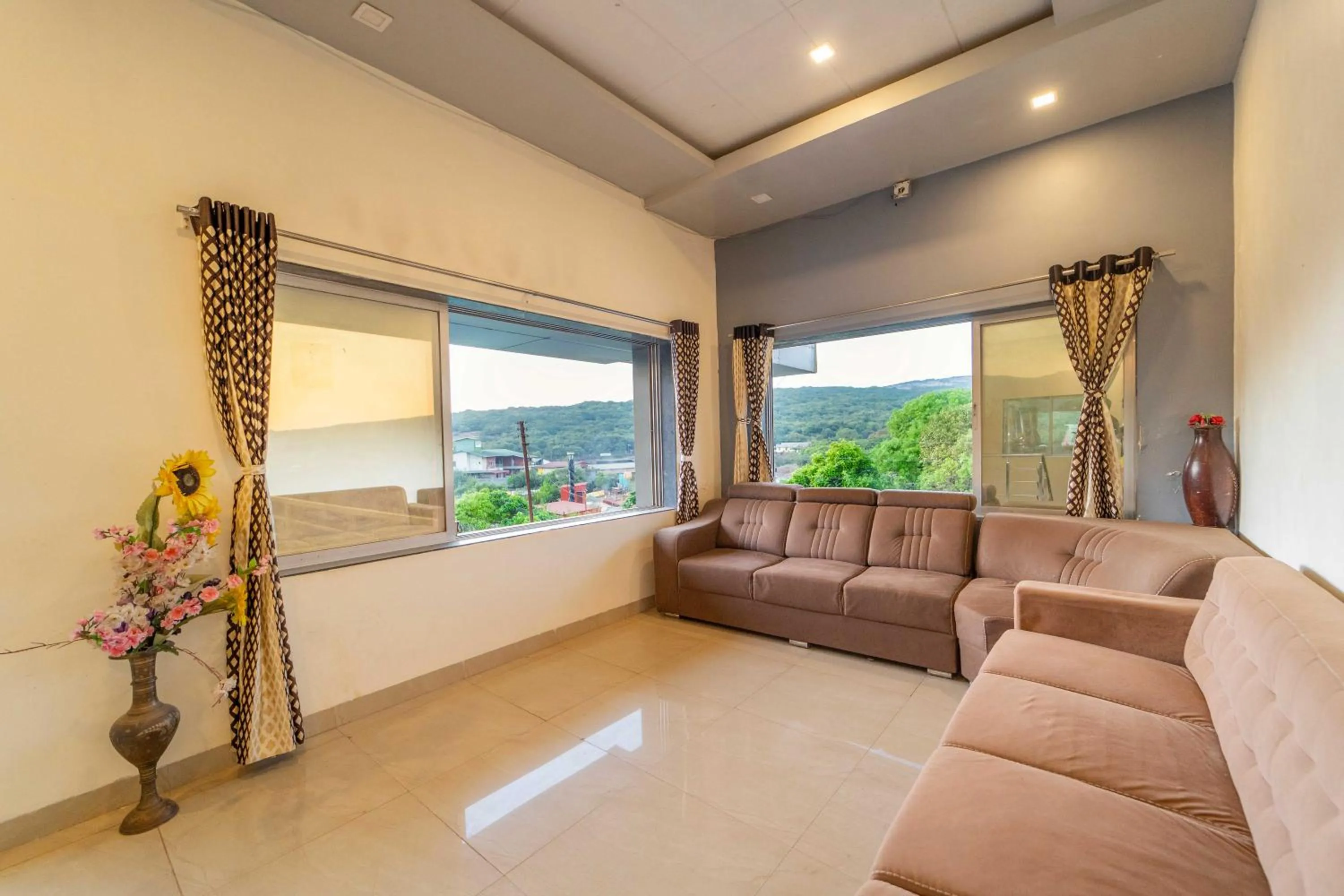 Lobby or reception in Treebo The Venna Hill