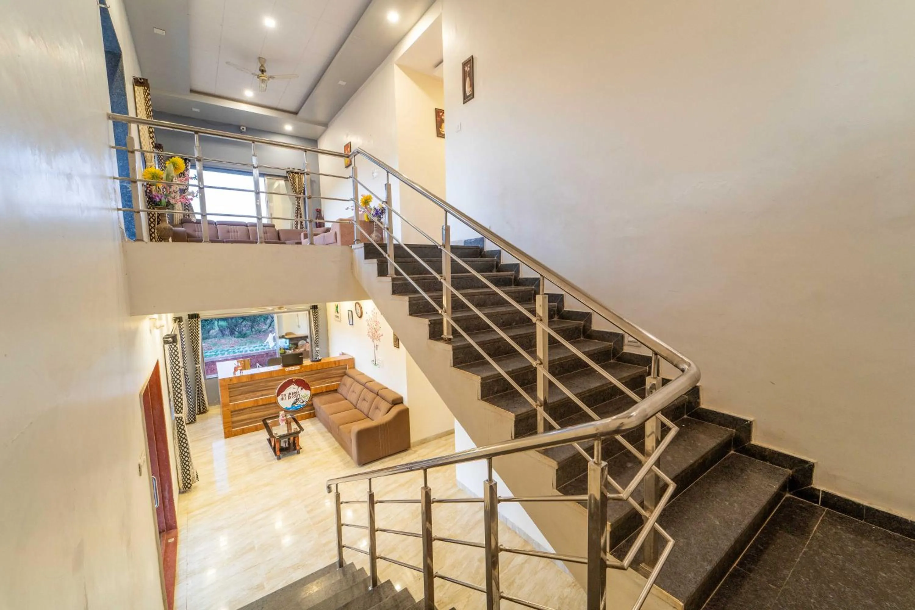 Lobby or reception in Treebo The Venna Hill