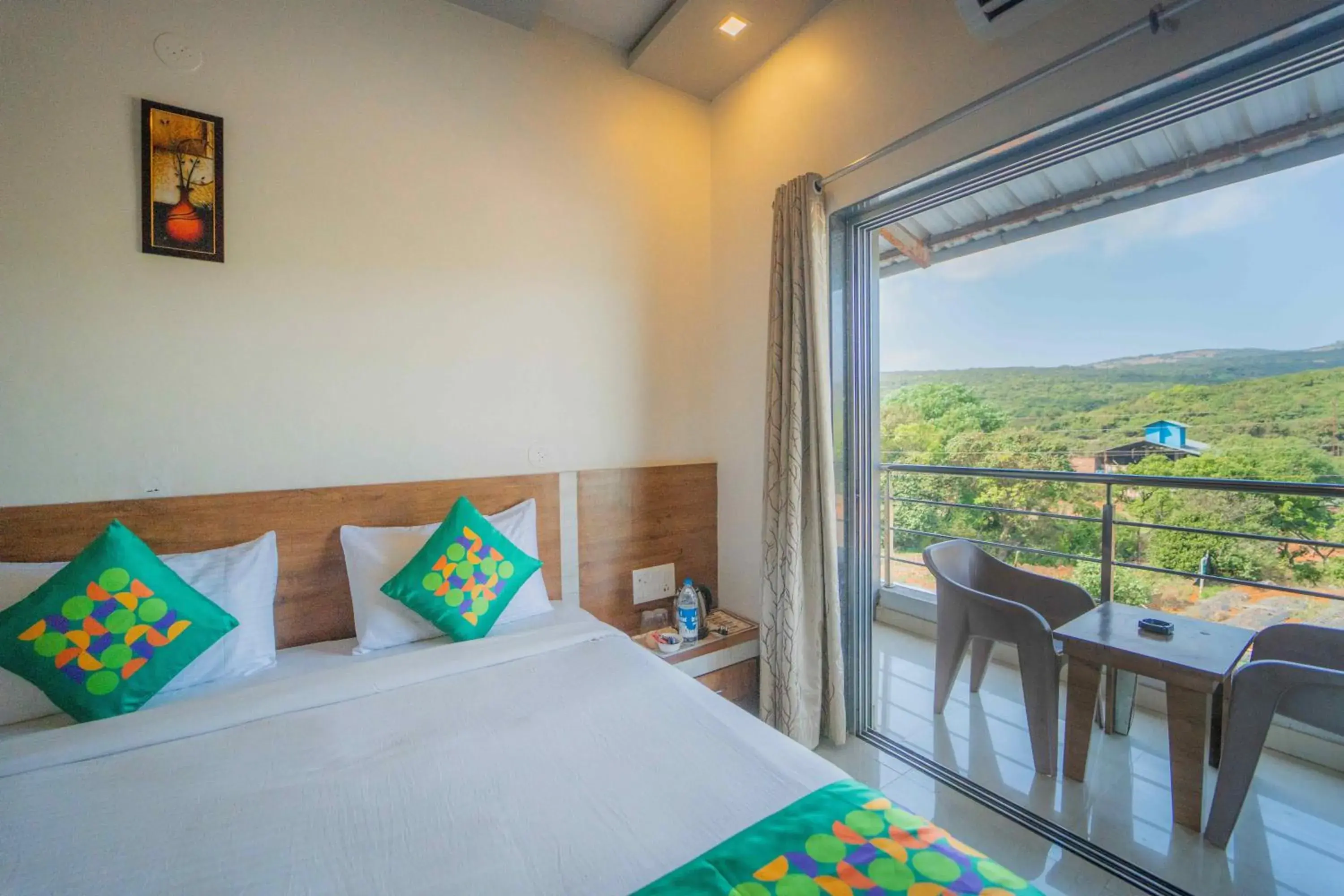 Bedroom, Bed in Treebo The Venna Hill Bedroom, Bed in Treebo The Venna Hill