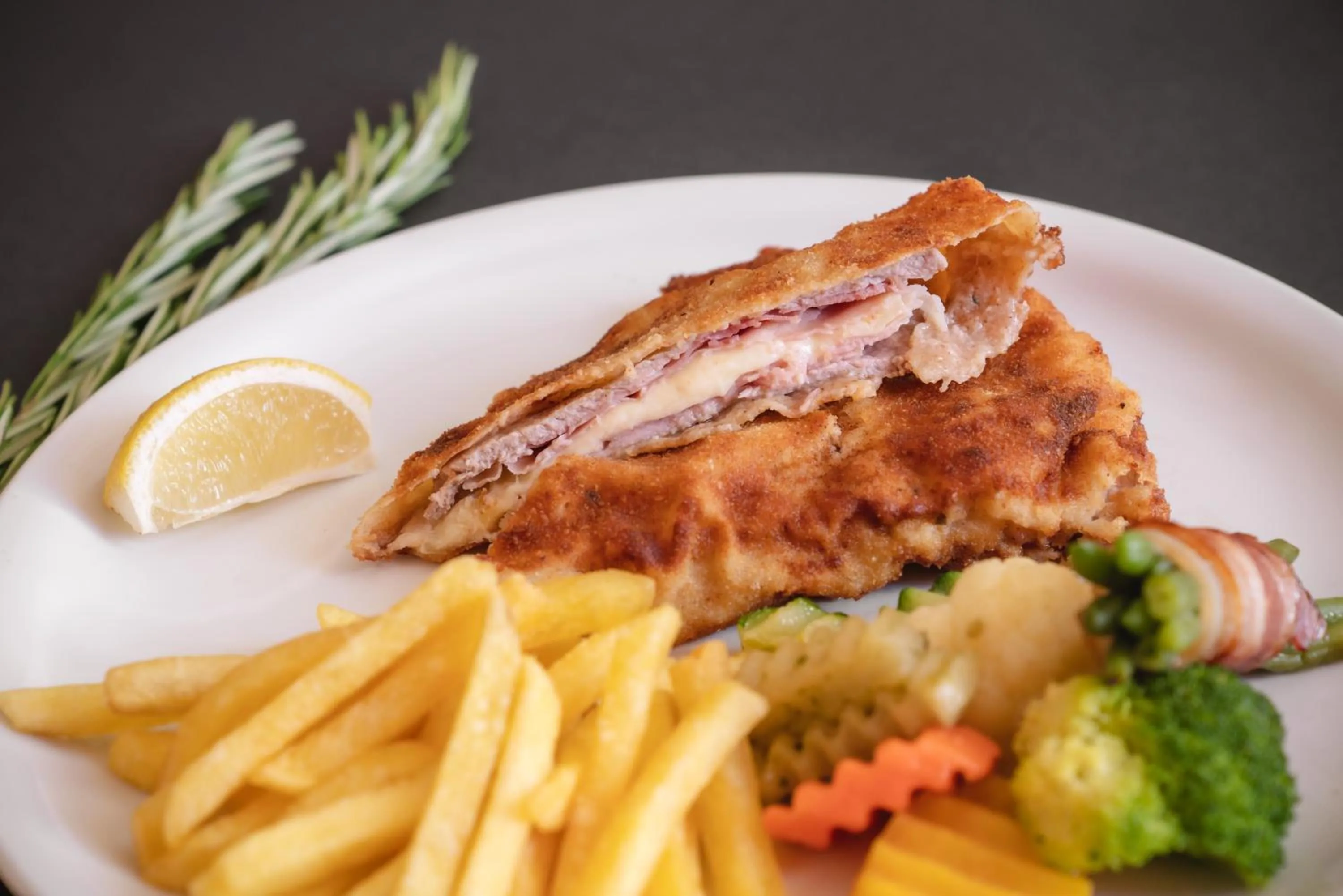 Restaurant/places to eat in Hotel Corvatsch - Web Check-in