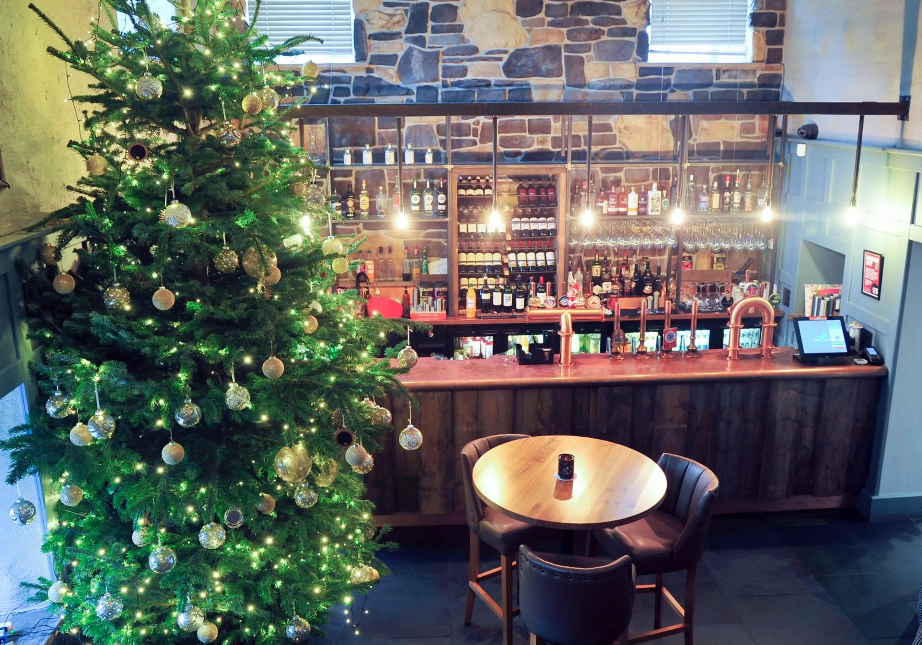 Lounge/Bar in The Tal-Y-Cafn Hotel